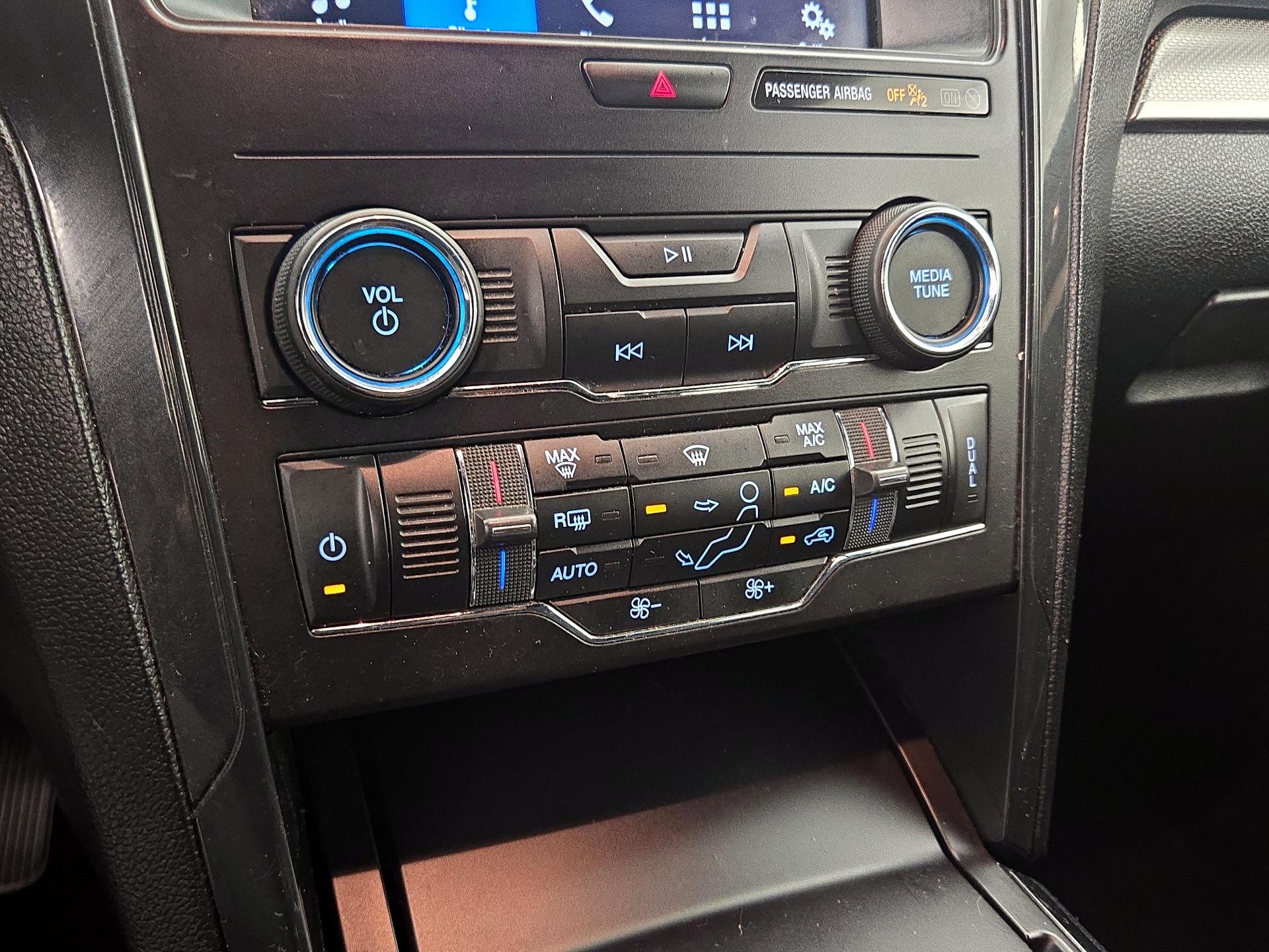 Thumbnail: 2019 Ford Explorer - 16