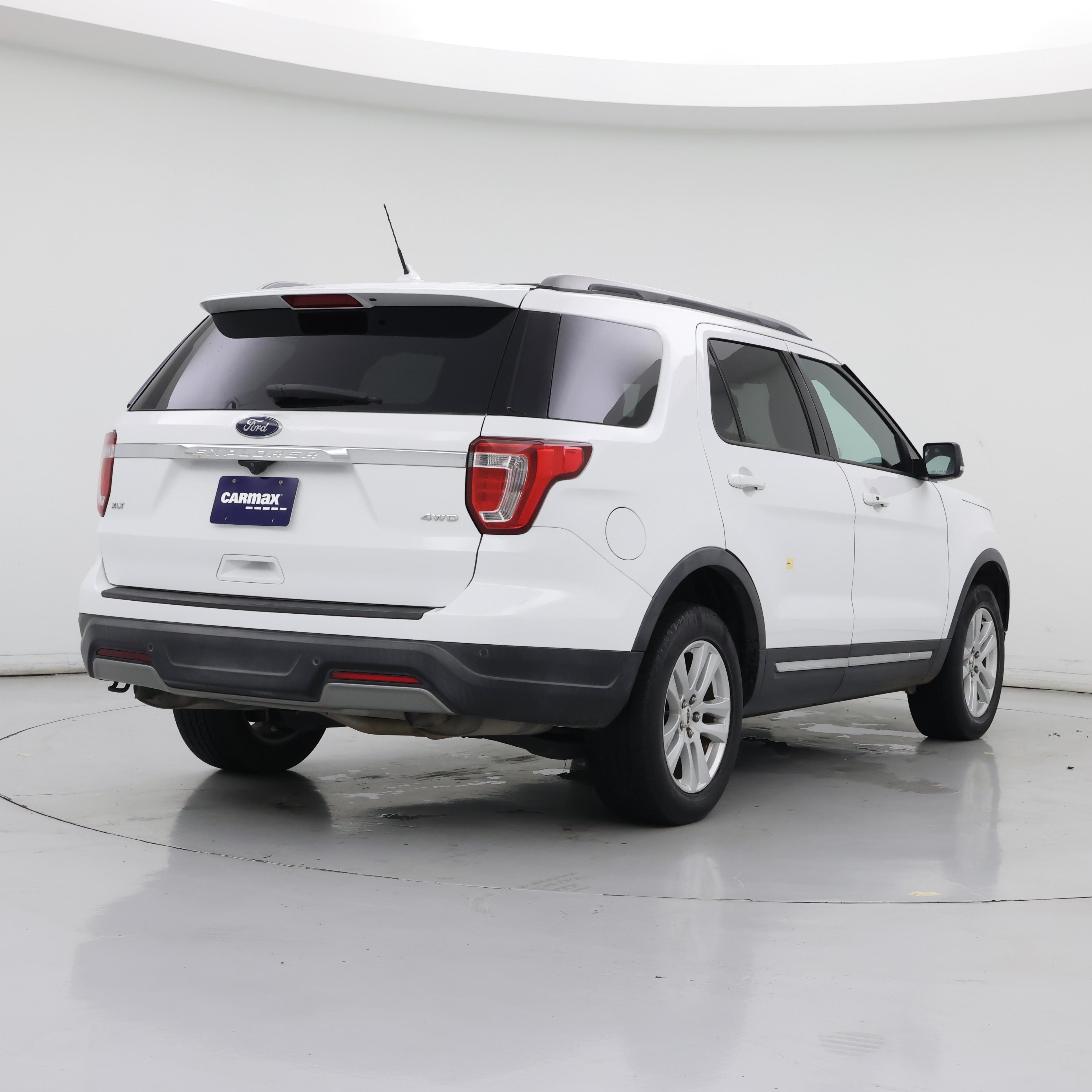 Thumbnail: 2019 Ford Explorer - 8