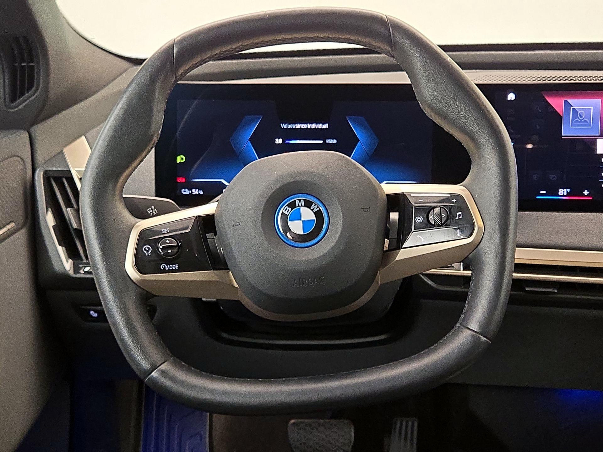 Thumbnail: 2023 BMW iX - 10