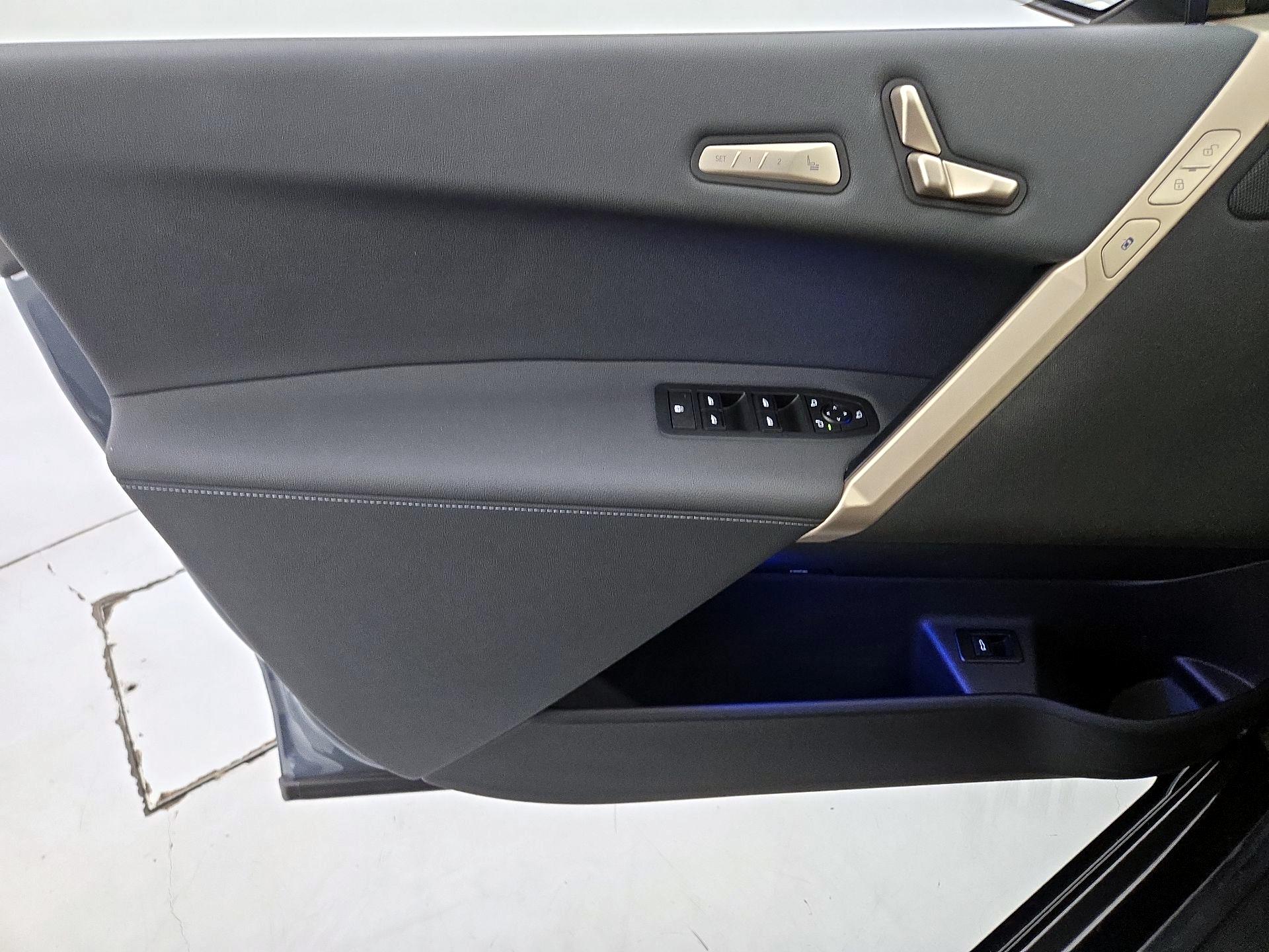 Thumbnail: 2023 BMW iX - 12