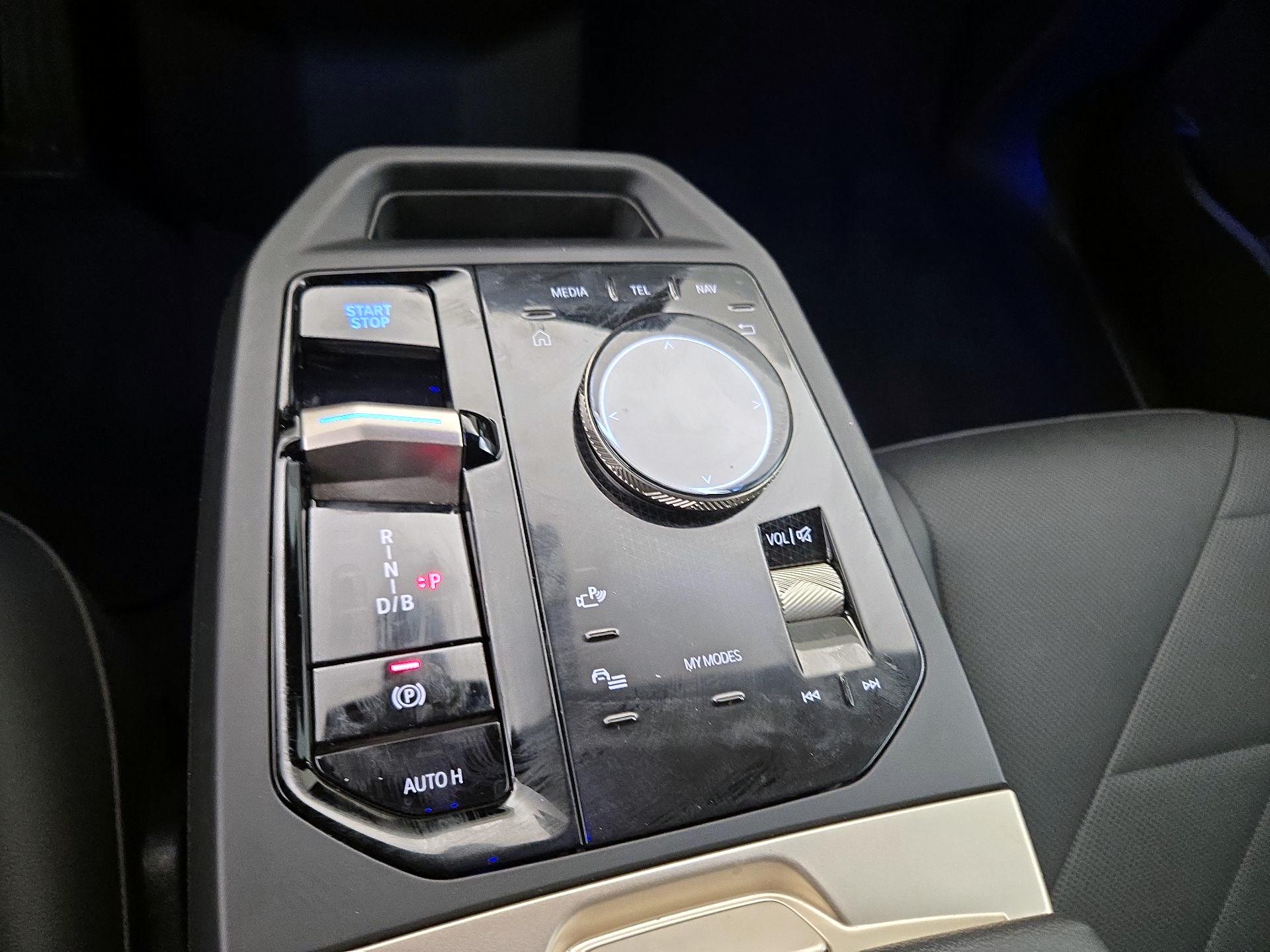 Thumbnail: 2023 BMW iX - 18