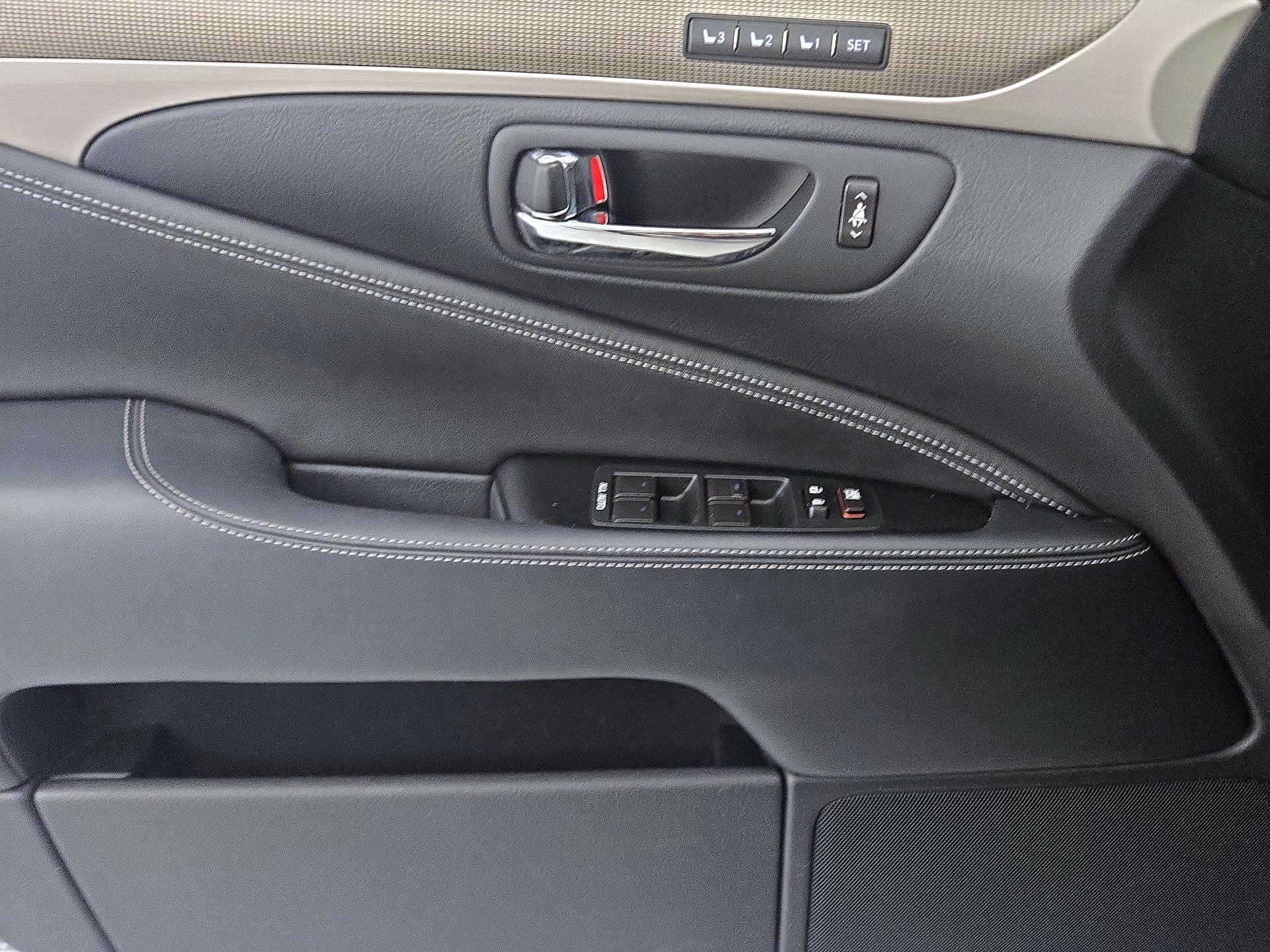 Thumbnail: 2014 Lexus LS - 12