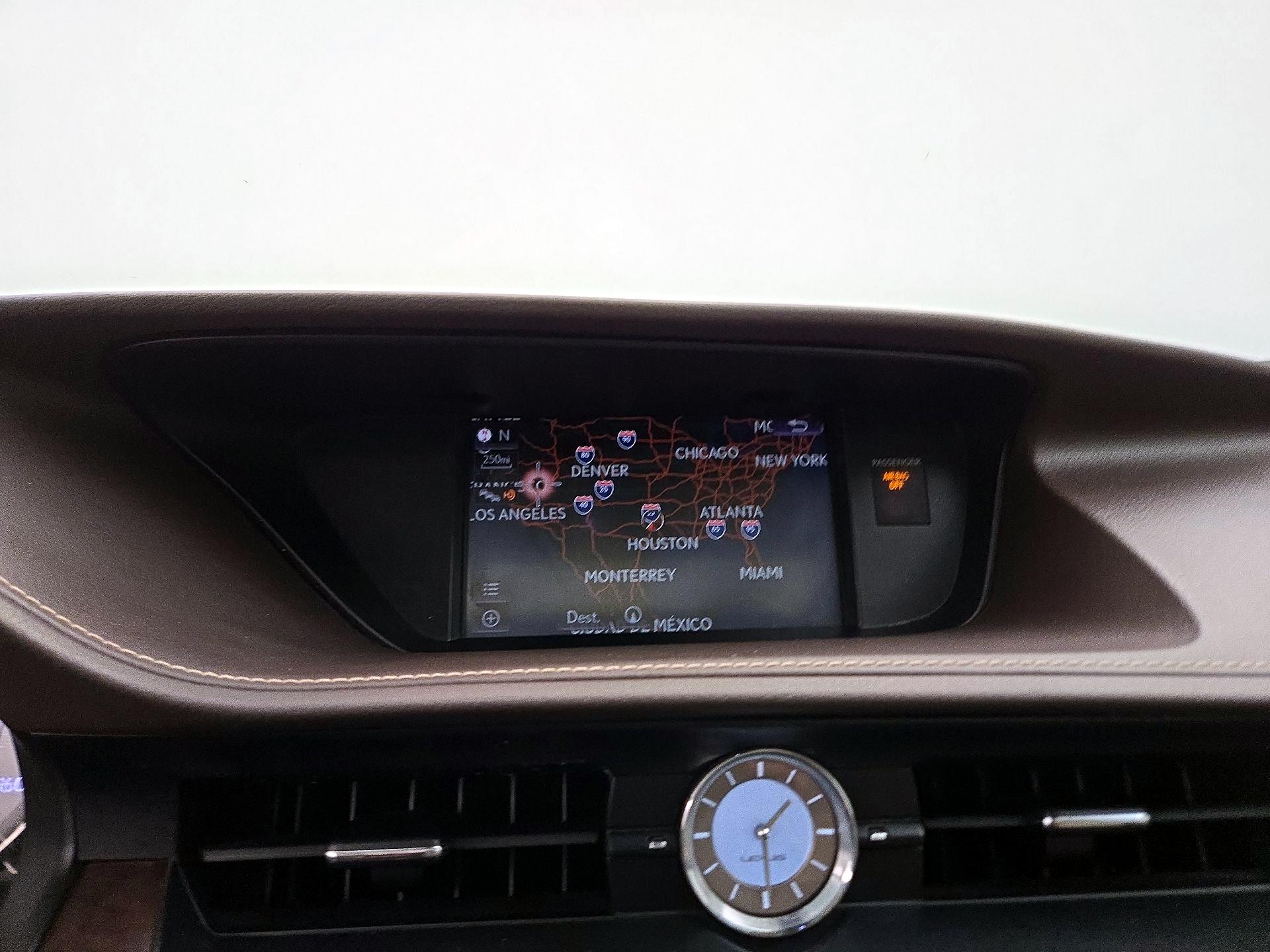 Thumbnail: 2017 Lexus ES - 14