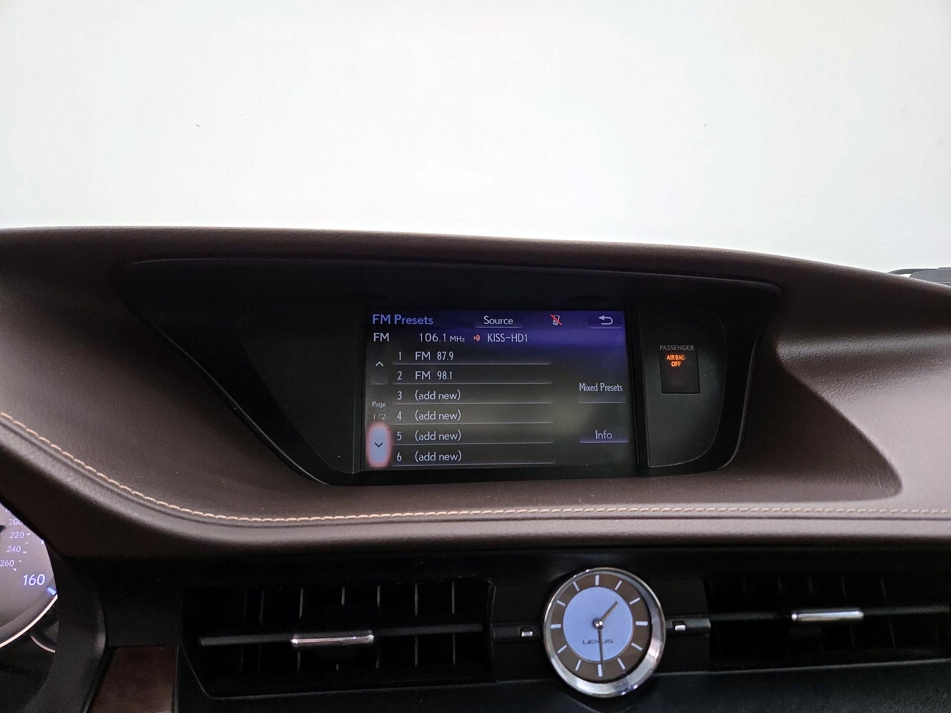 Thumbnail: 2017 Lexus ES - 16