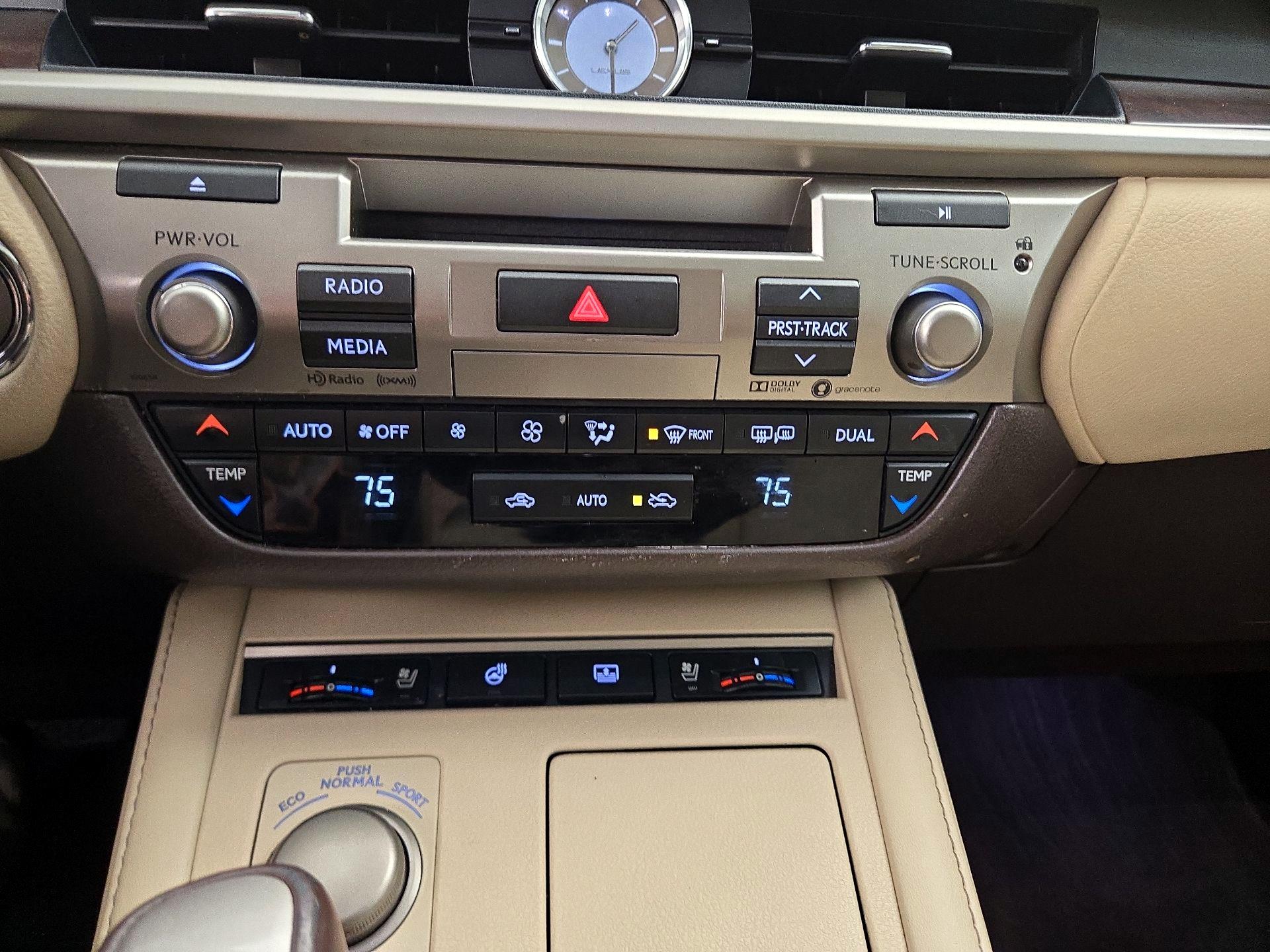 Thumbnail: 2017 Lexus ES - 17