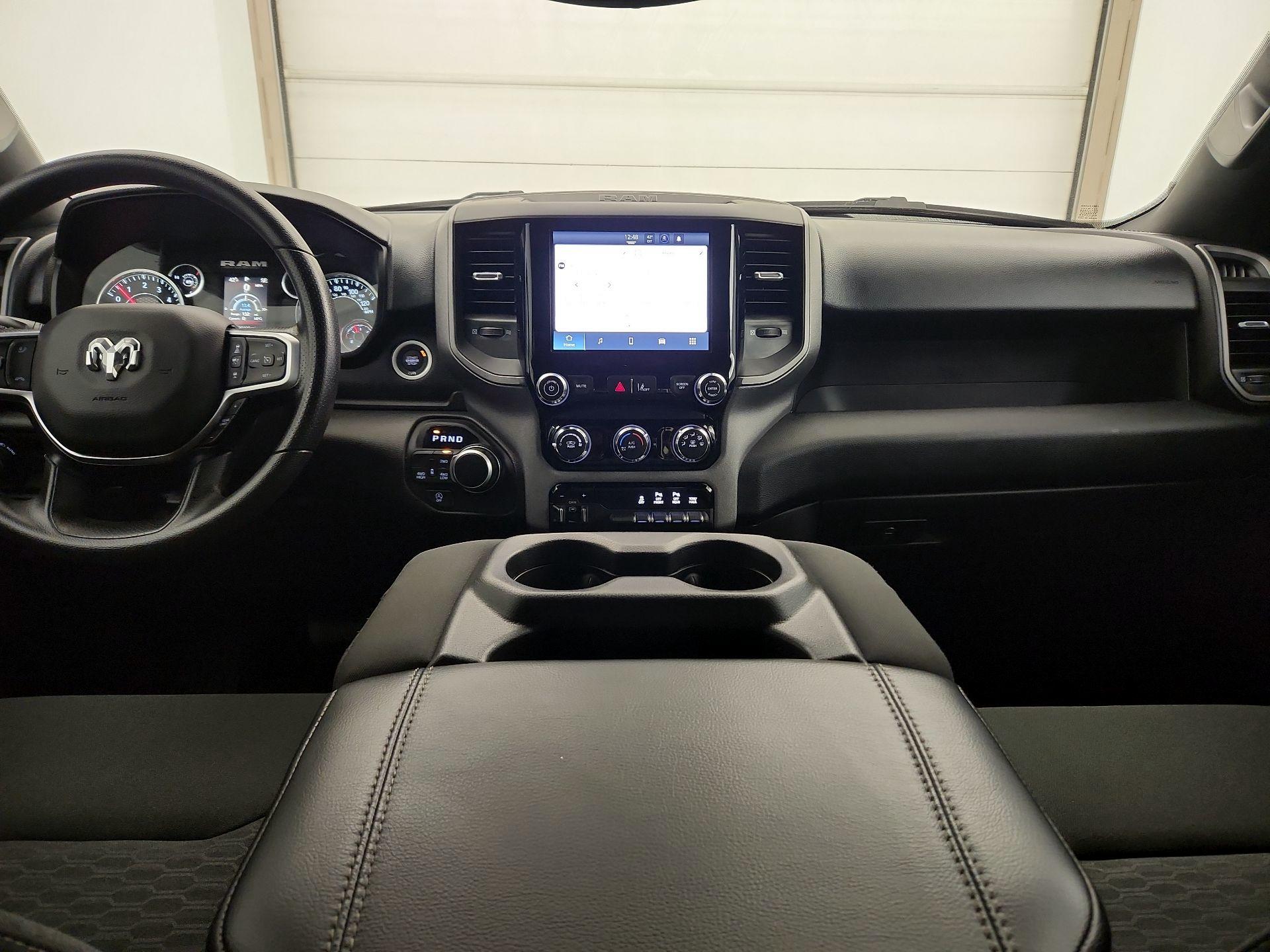 Thumbnail: 2025 RAM 1500 - 9