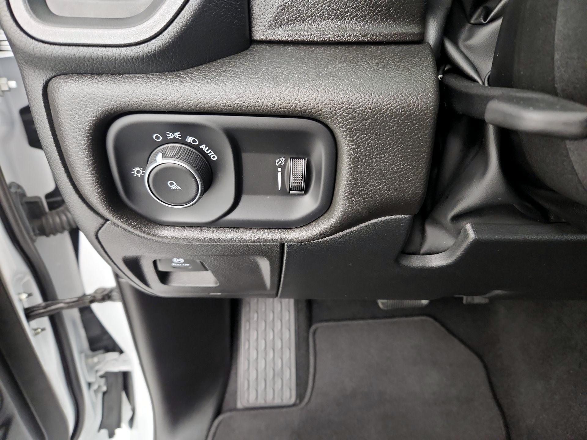 Thumbnail: 2025 RAM 1500 - 13