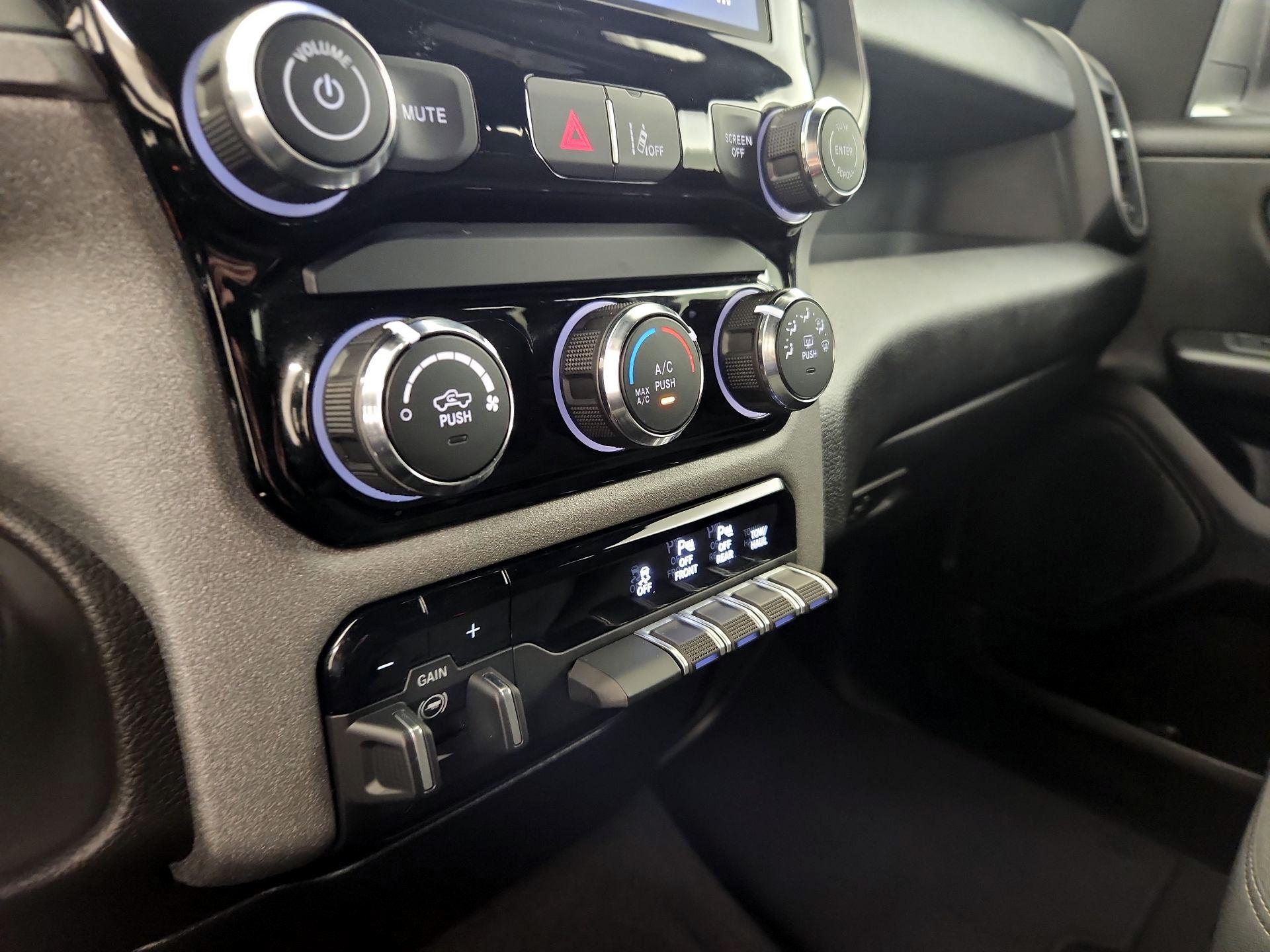 Thumbnail: 2025 RAM 1500 - 16