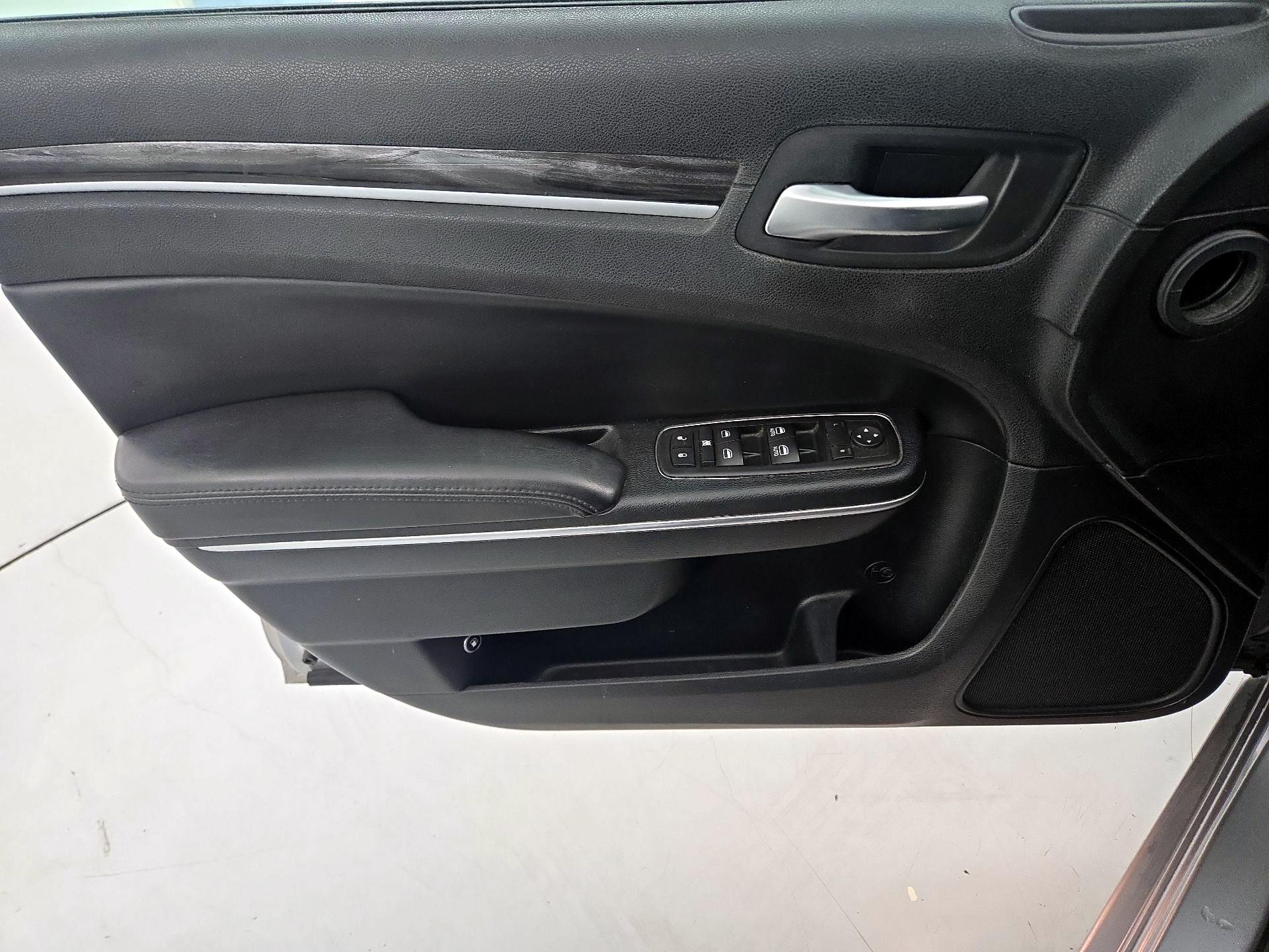 Thumbnail: 2015 Chrysler 300 - 12