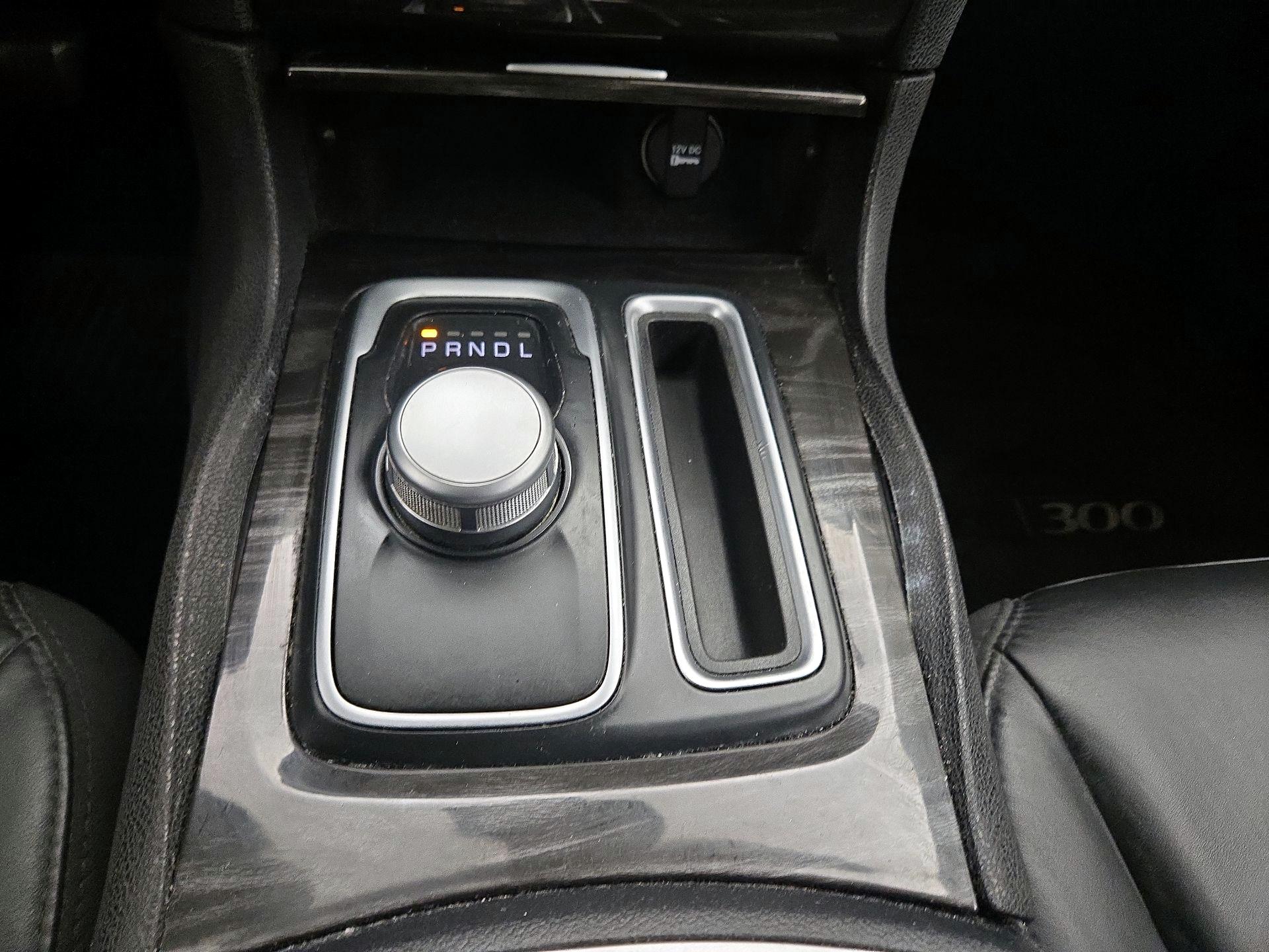 Thumbnail: 2015 Chrysler 300 - 17