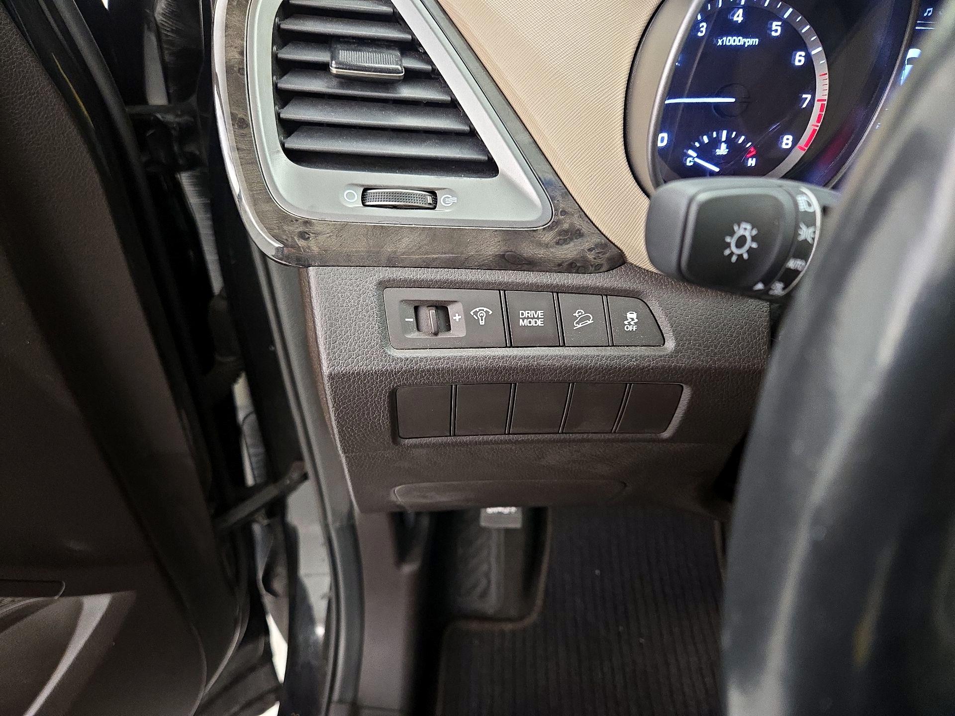 Thumbnail: 2017 Hyundai Santa Fe - 13