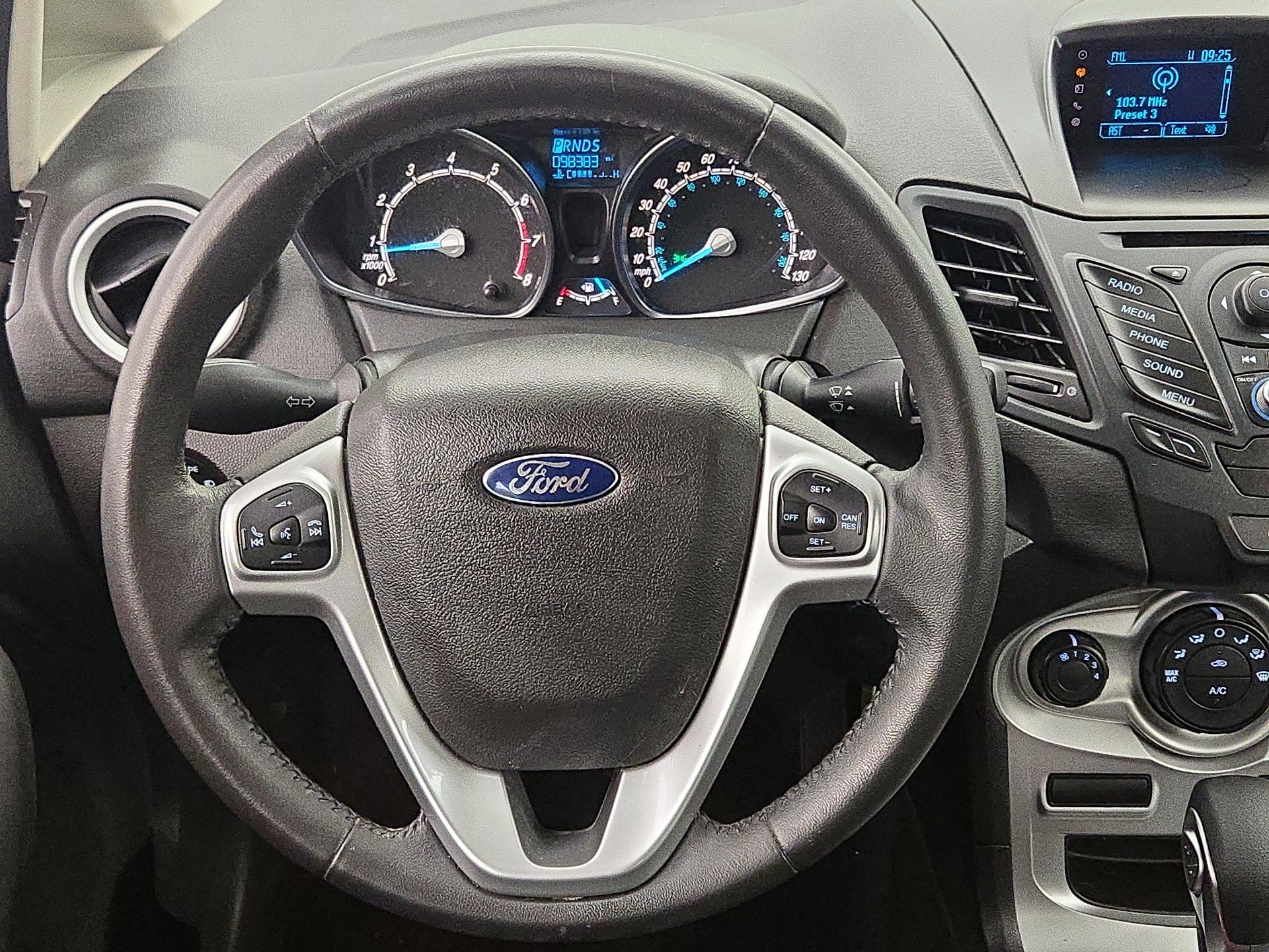 Thumbnail: 2014 Ford Fiesta - 10