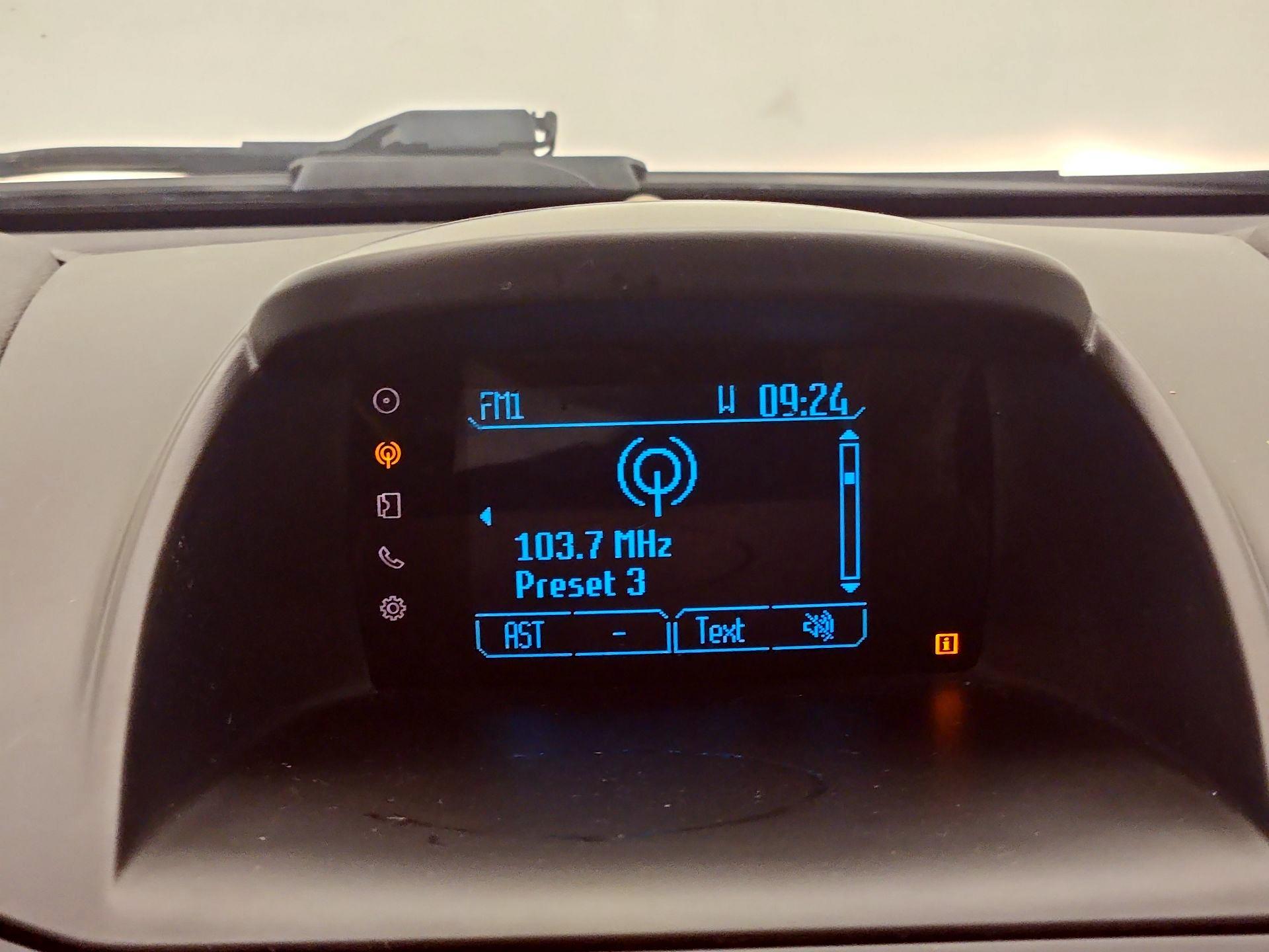 Thumbnail: 2014 Ford Fiesta - 14