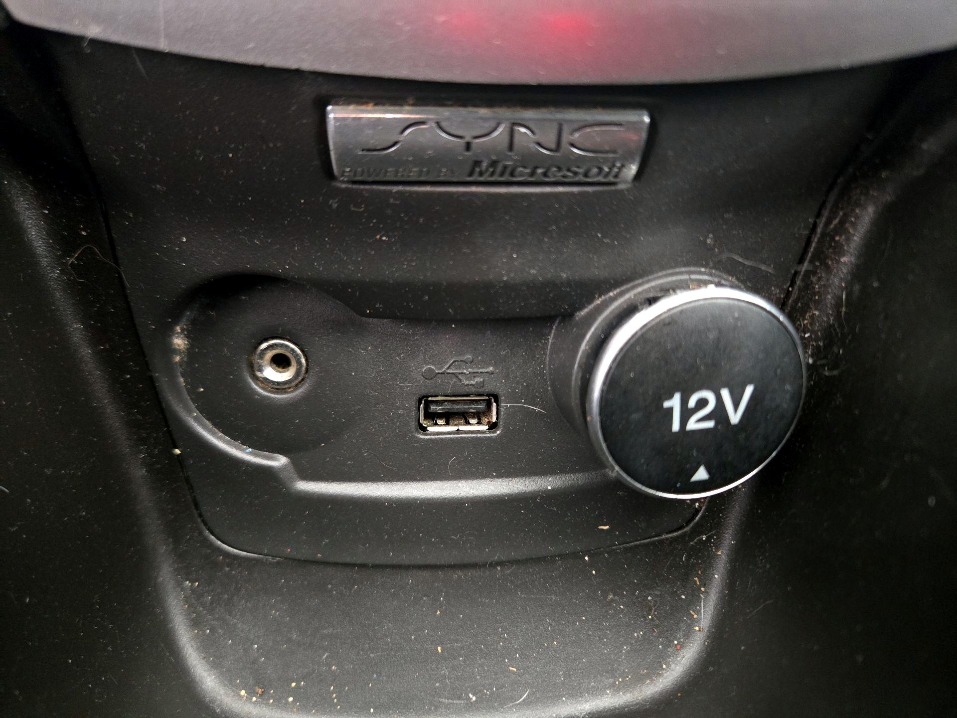 Thumbnail: 2014 Ford Fiesta - 17