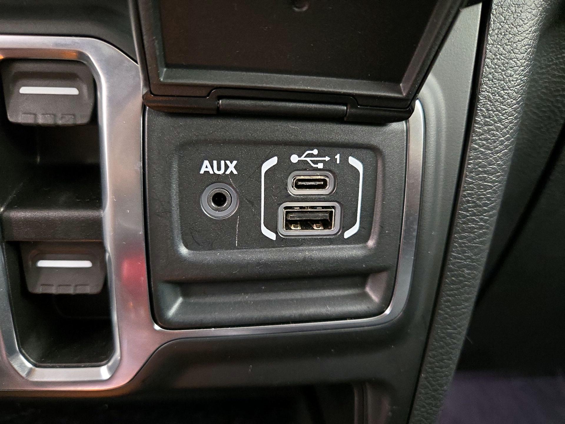 Thumbnail: 2022 Jeep Wrangler - 19