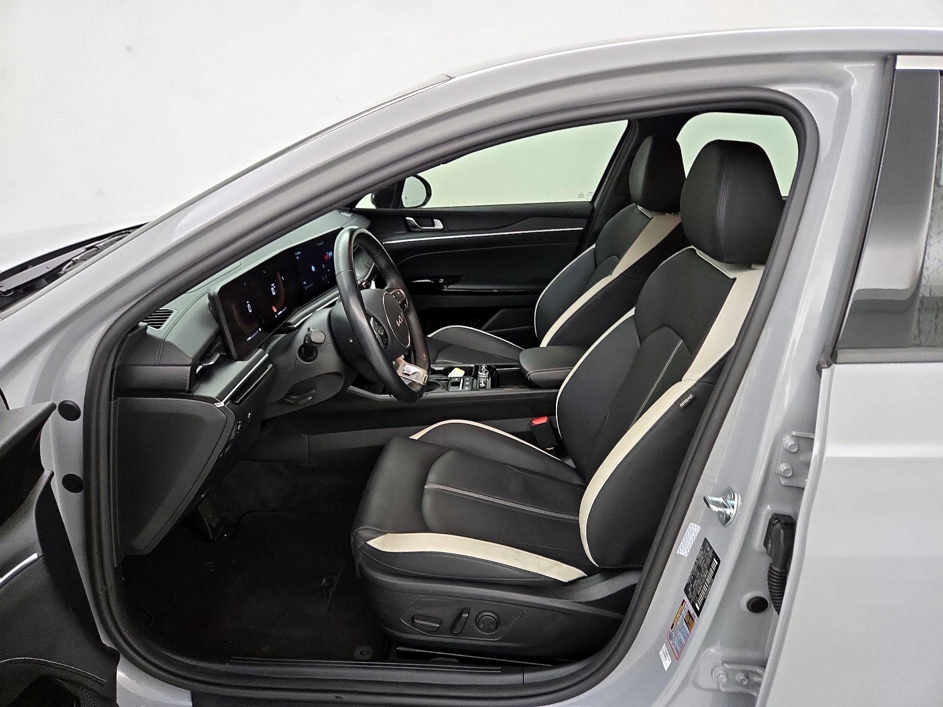 Thumbnail: 2025 Kia K5 - 11