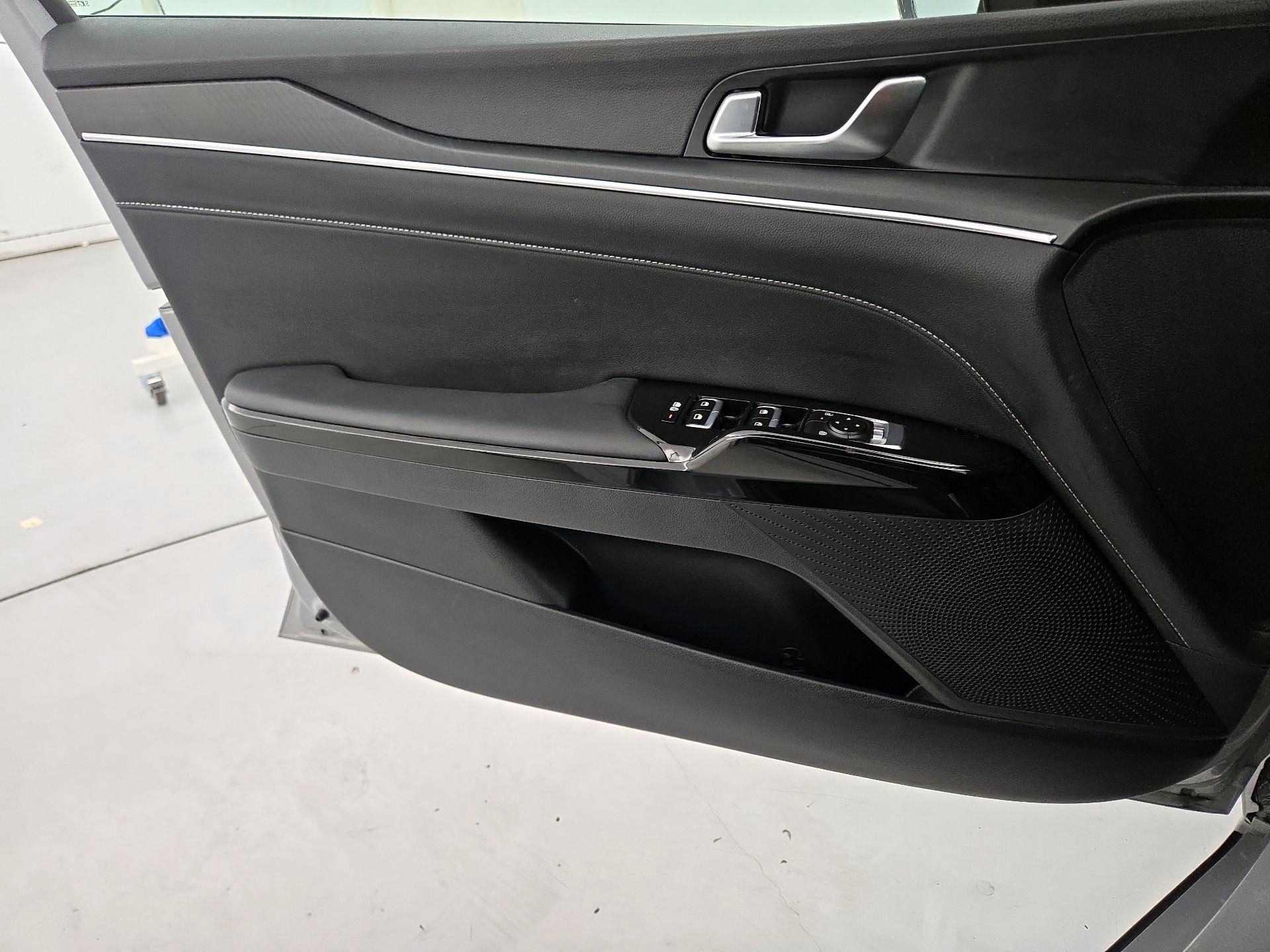 Thumbnail: 2025 Kia K5 - 12