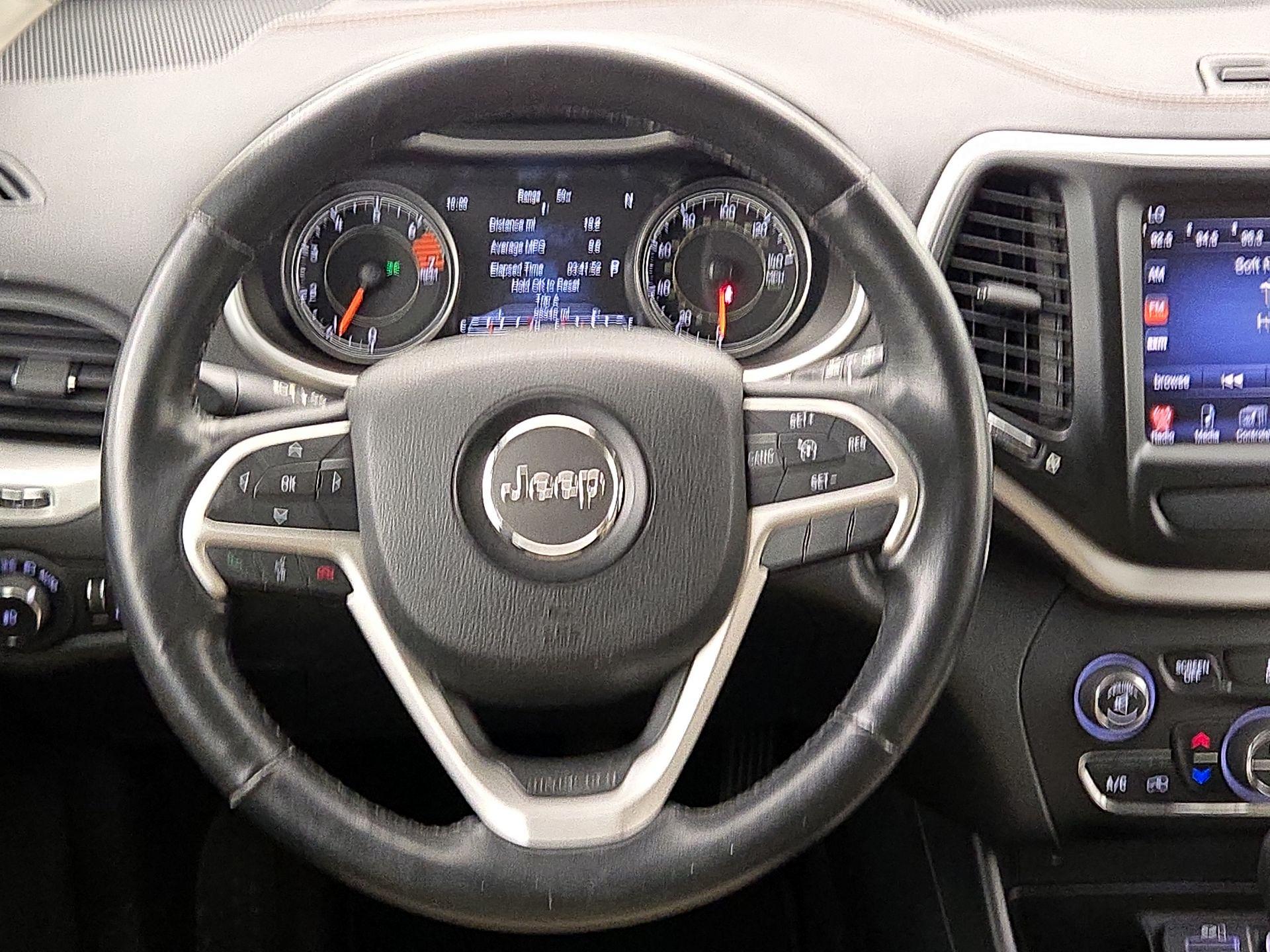 Thumbnail: 2016 Jeep Cherokee - 10