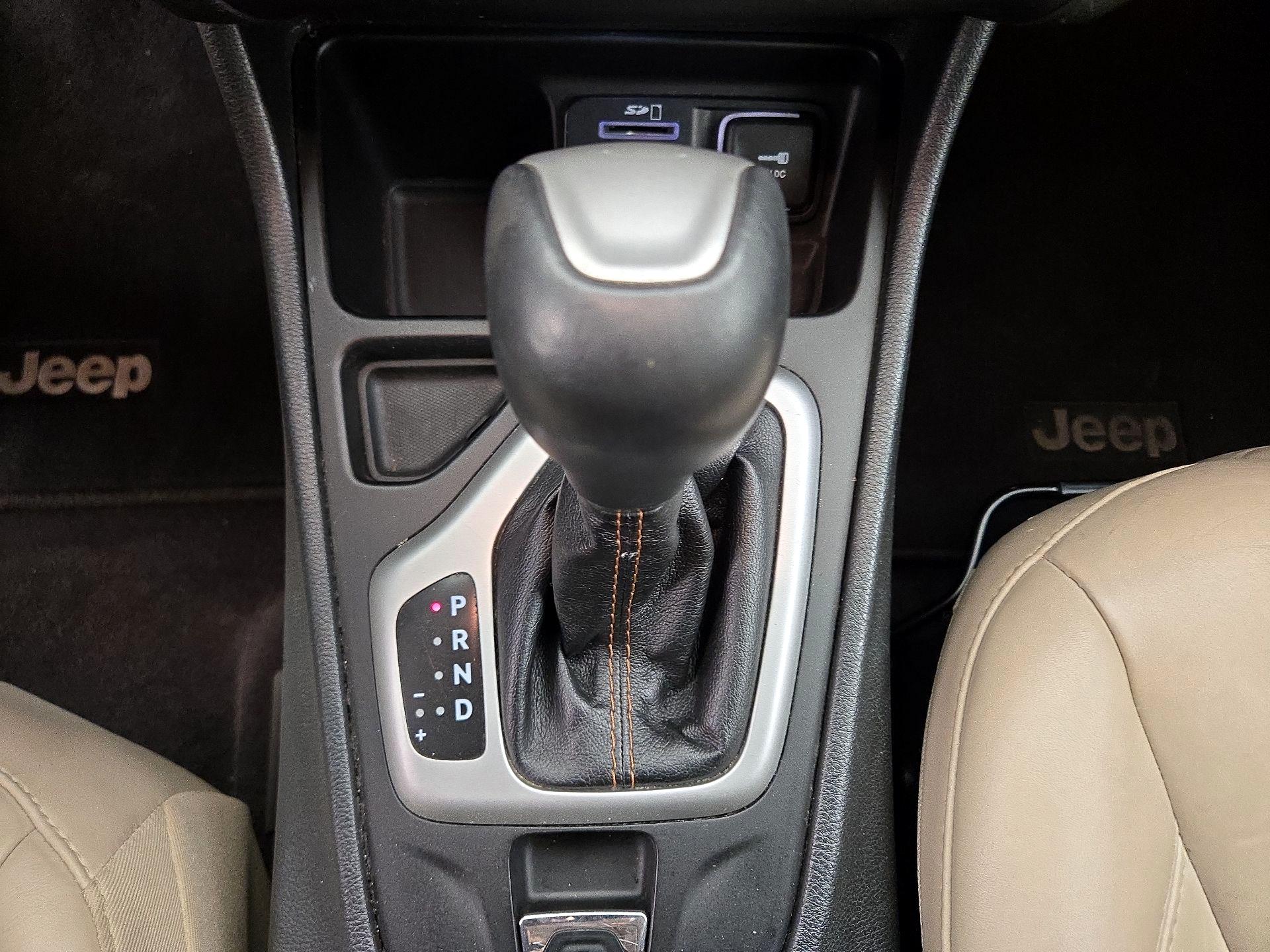 Thumbnail: 2016 Jeep Cherokee - 17