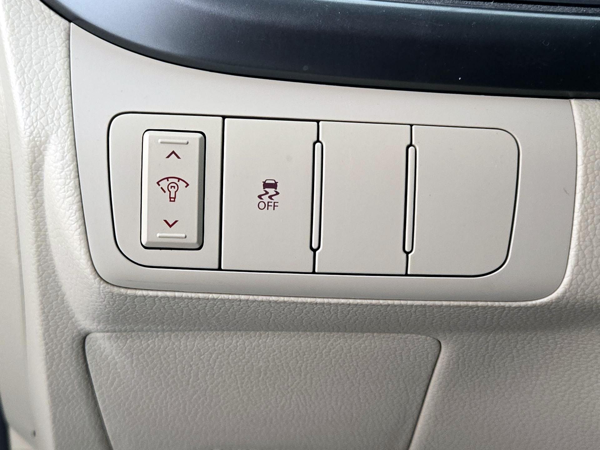 Thumbnail: 2015 Kia Optima - 13