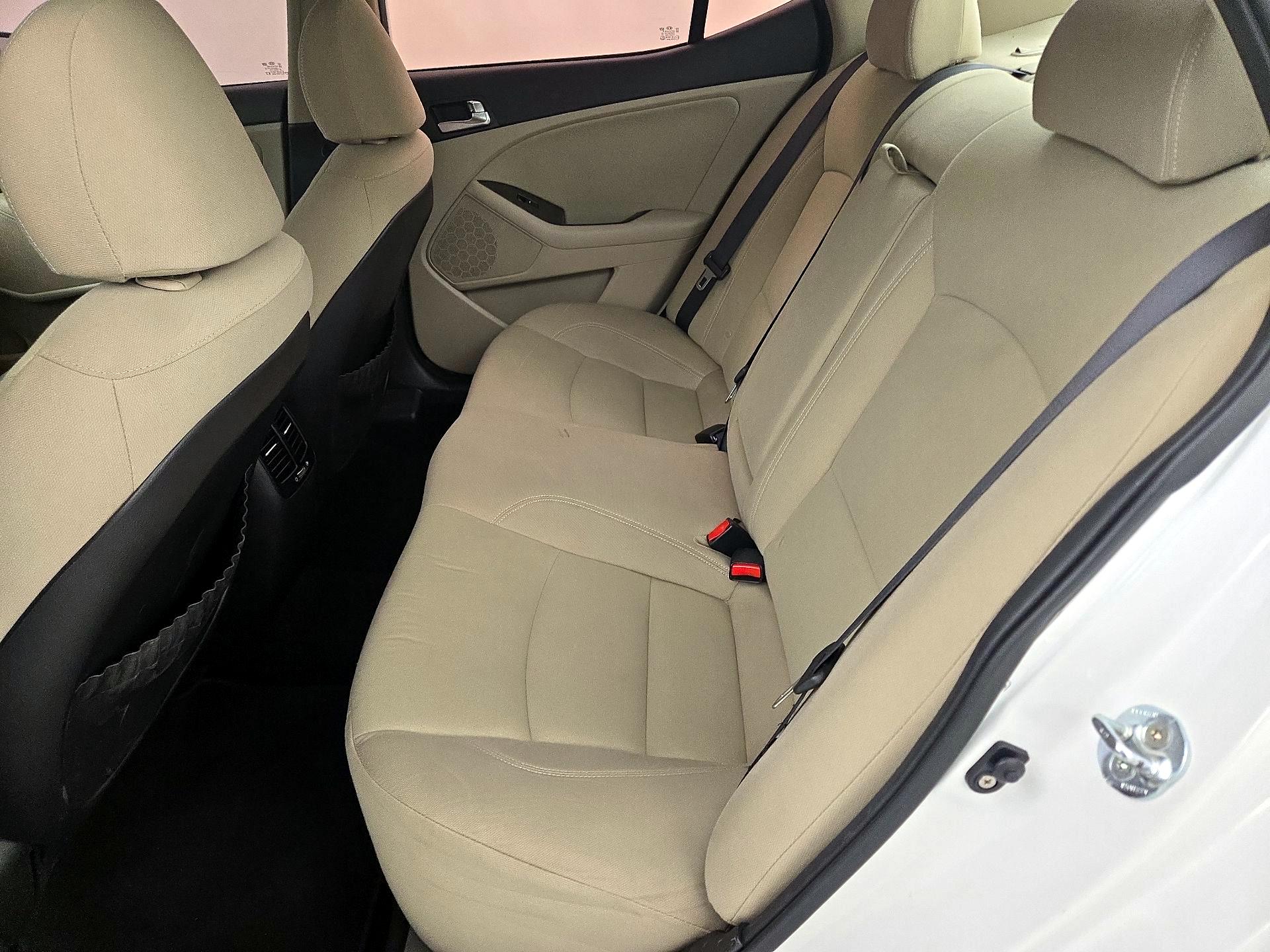 Thumbnail: 2015 Kia Optima - 19