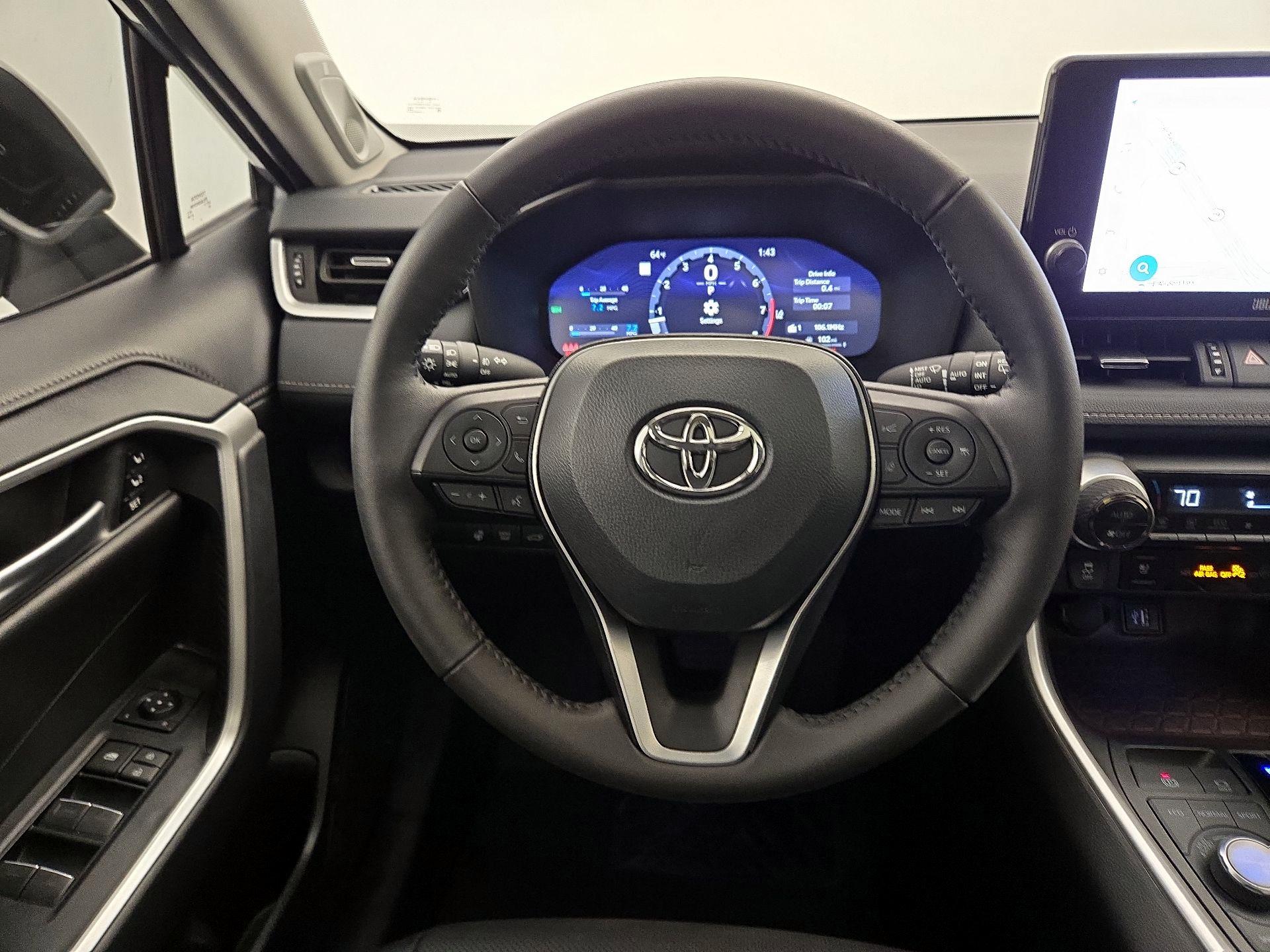 Thumbnail: 2025 Toyota RAV4 - 10