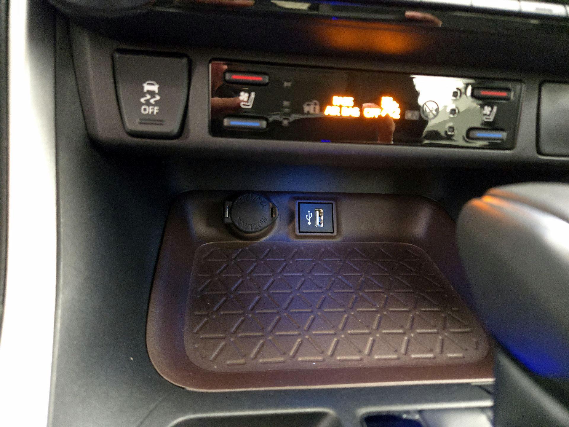 Thumbnail: 2025 Toyota RAV4 - 19