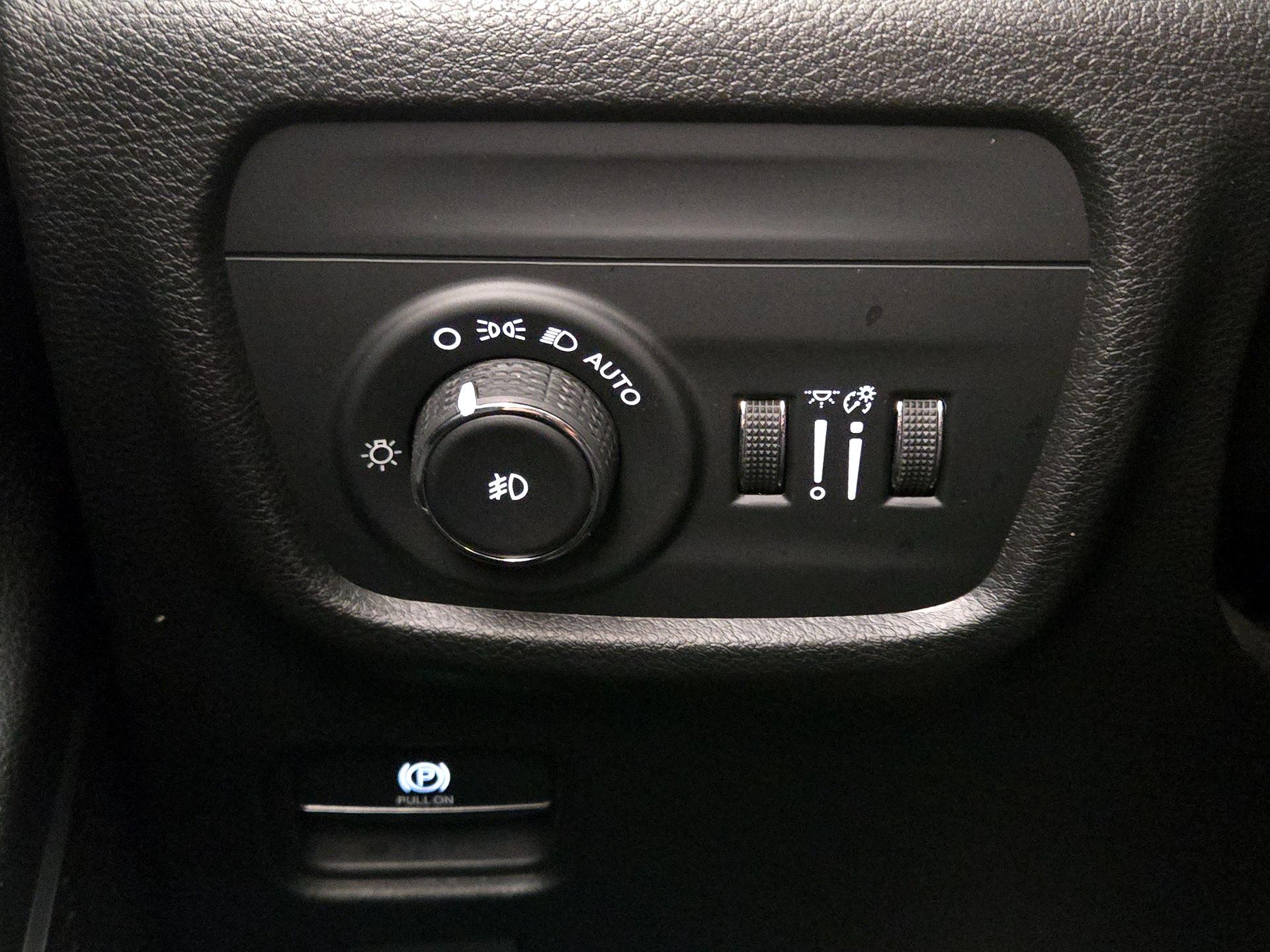 Thumbnail: 2022 Jeep Grand Cherokee - 13