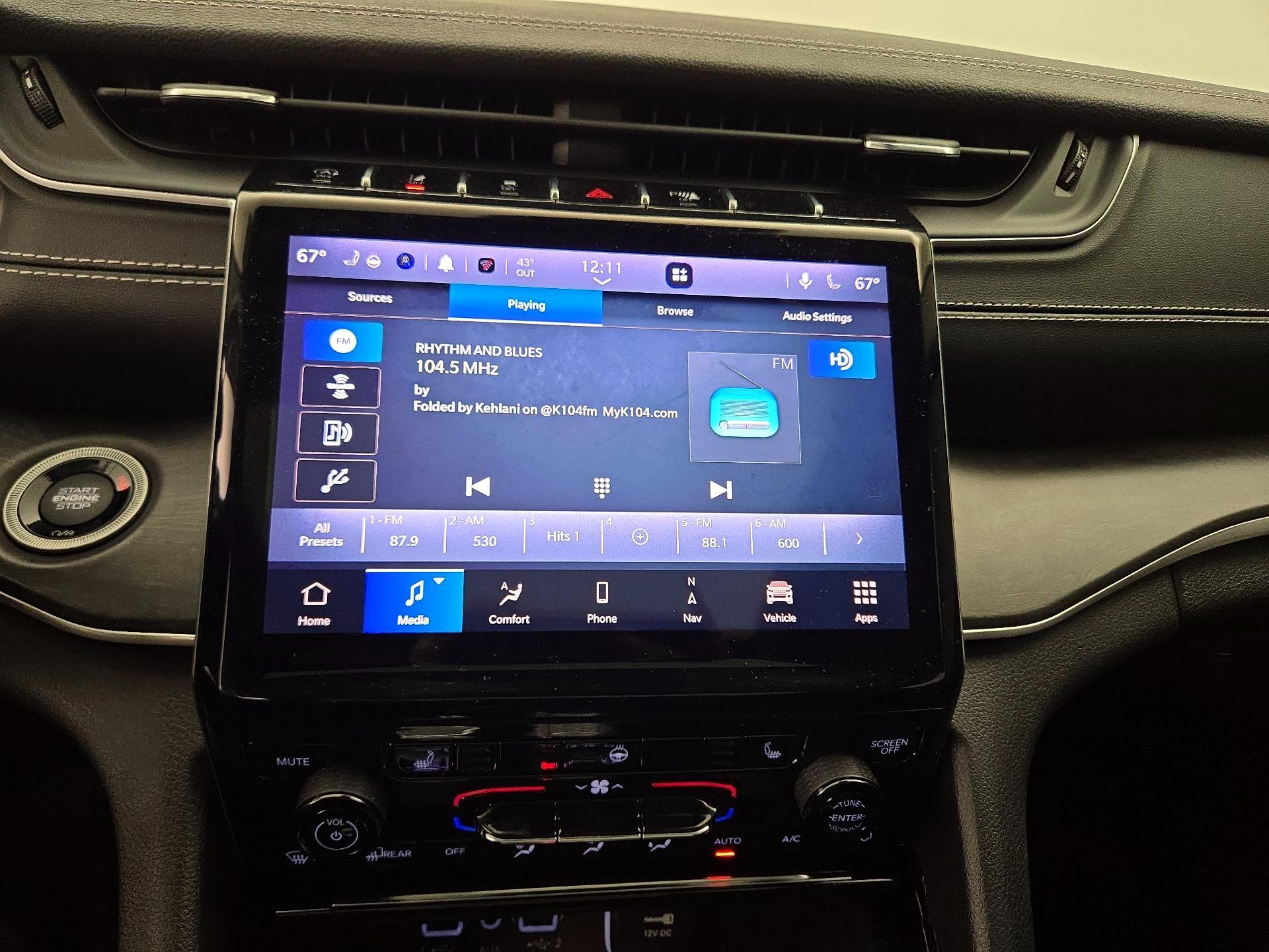 Thumbnail: 2022 Jeep Grand Cherokee - 16