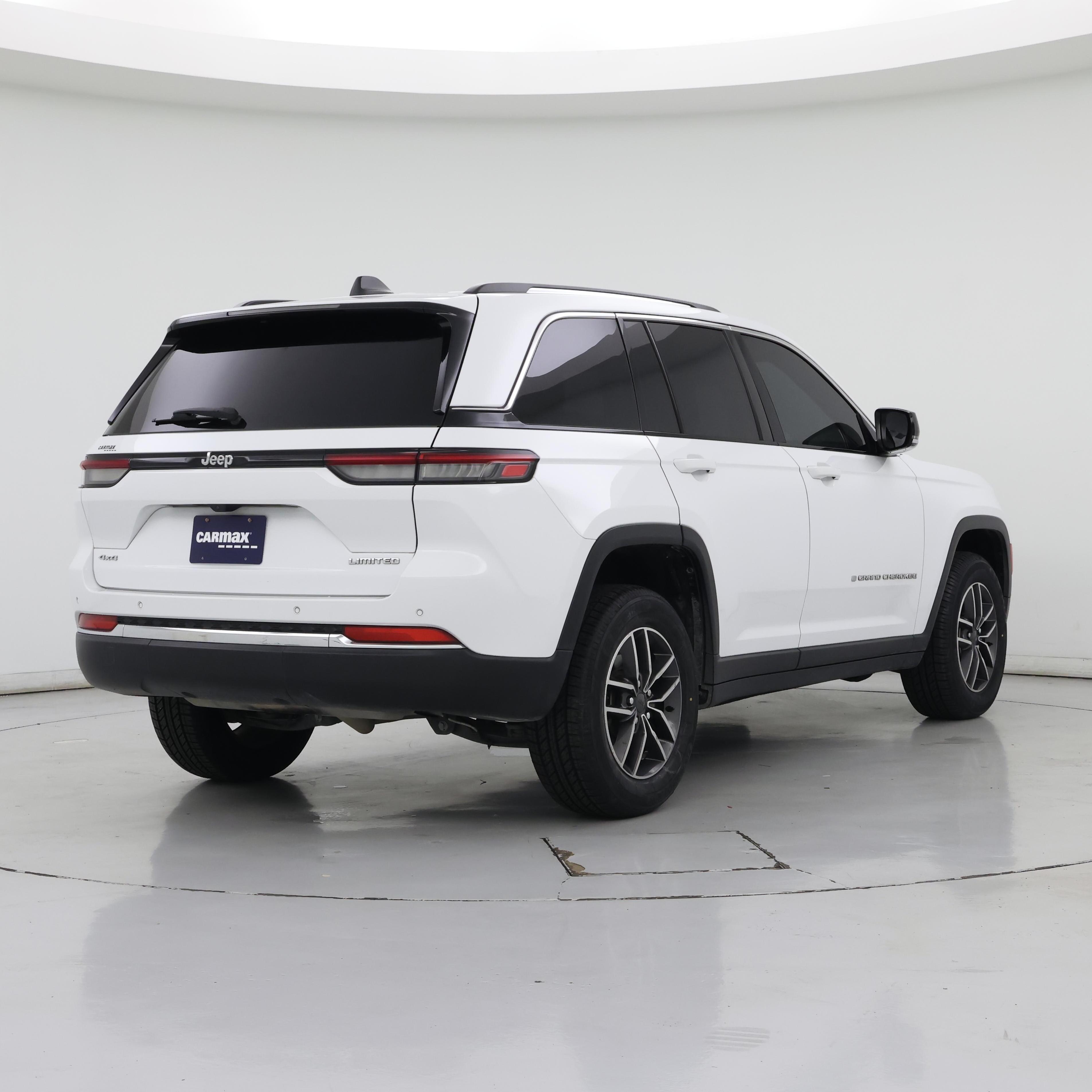 Thumbnail: 2022 Jeep Grand Cherokee - 8