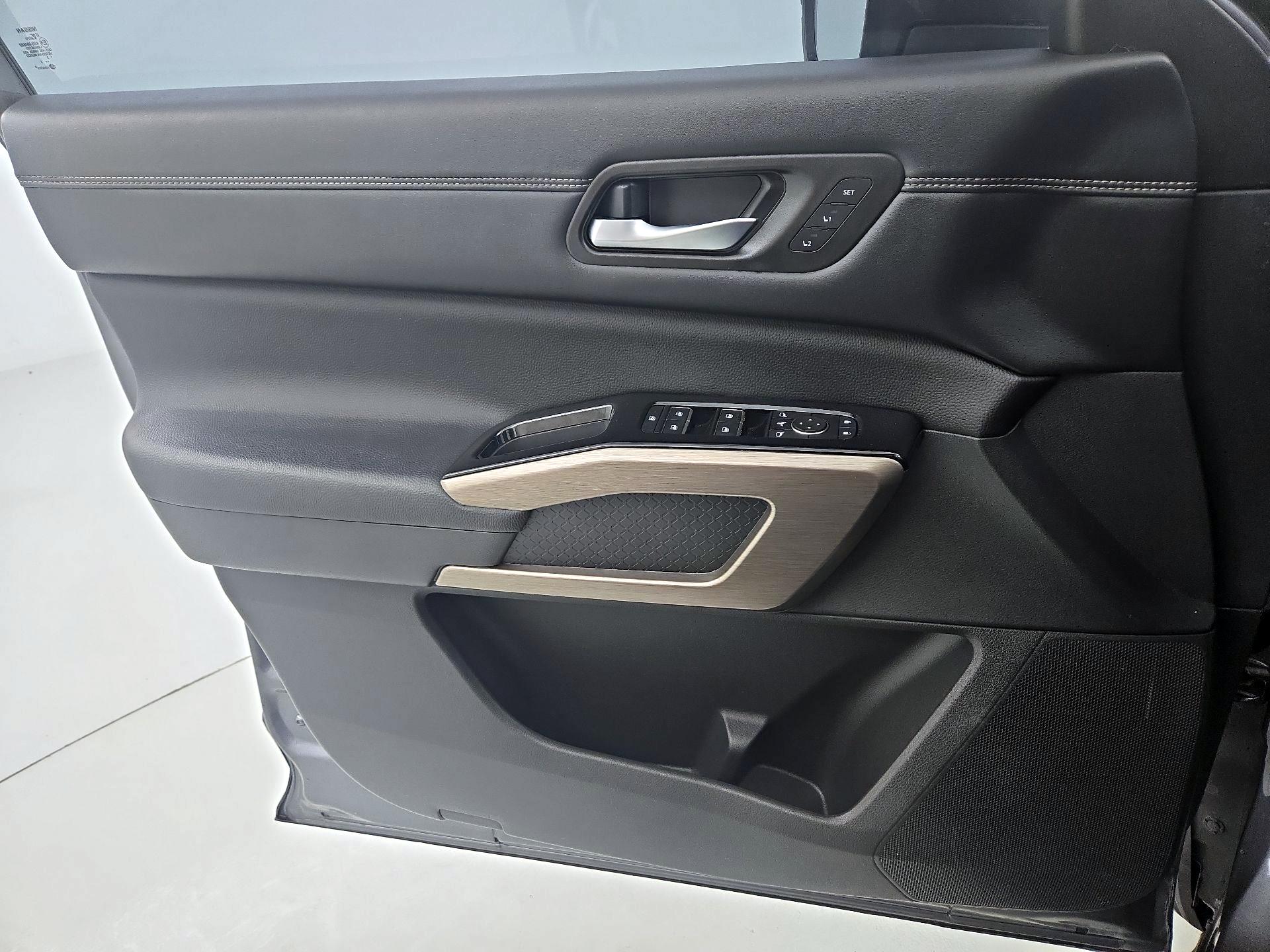 Thumbnail: 2023 Nissan Pathfinder - 12