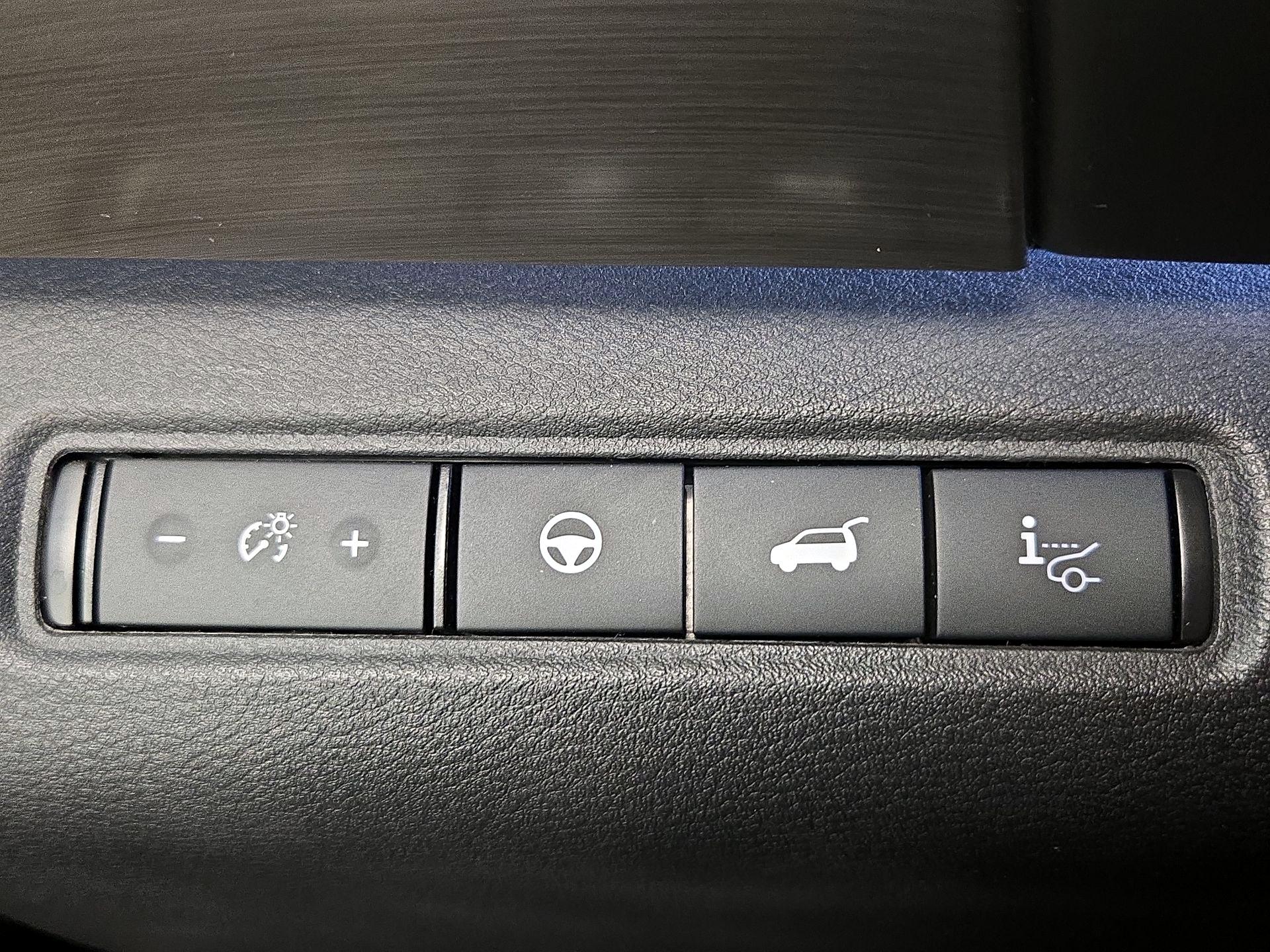 Thumbnail: 2023 Nissan Pathfinder - 13