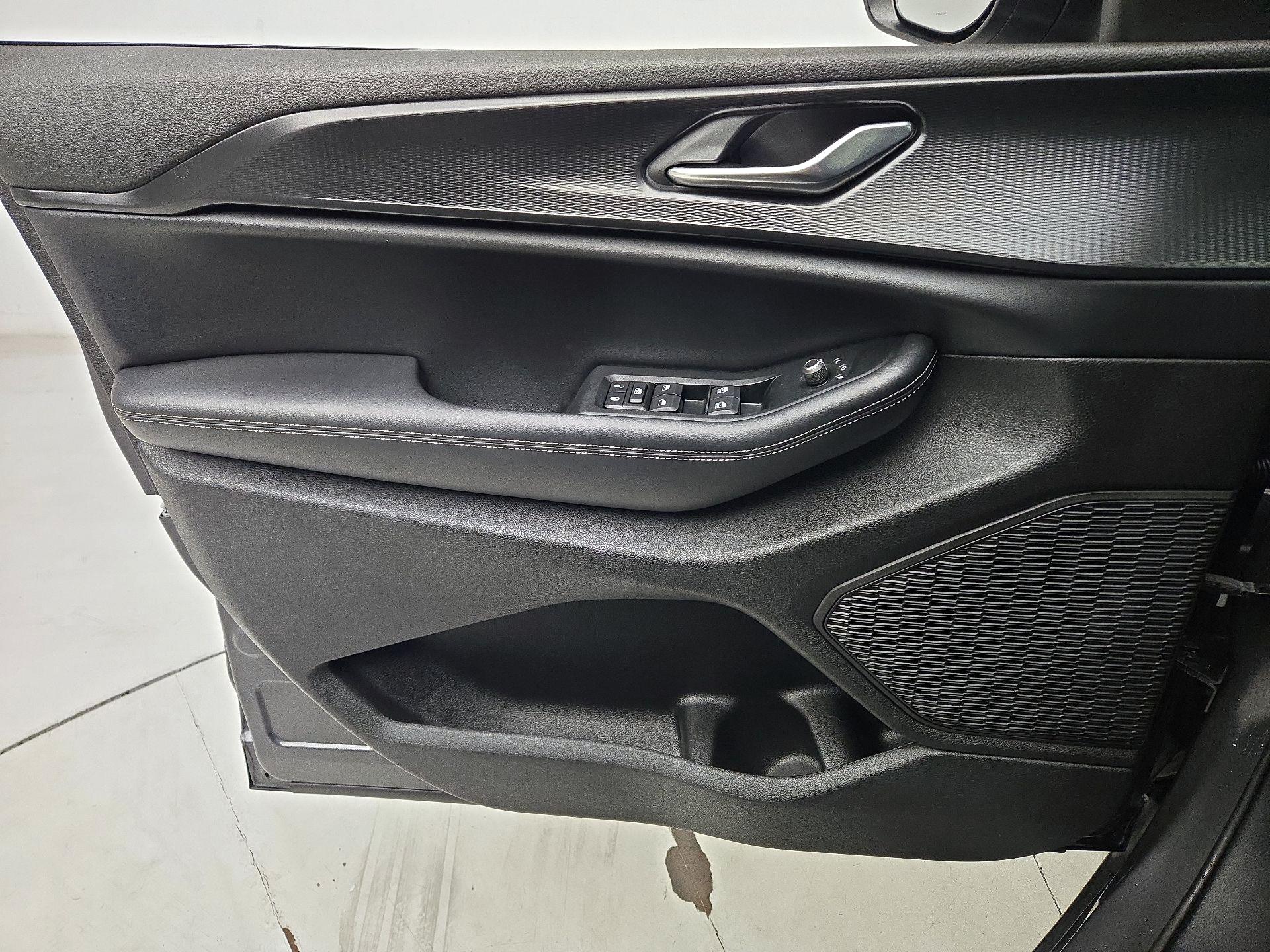 Thumbnail: 2025 Jeep Grand Cherokee - 12