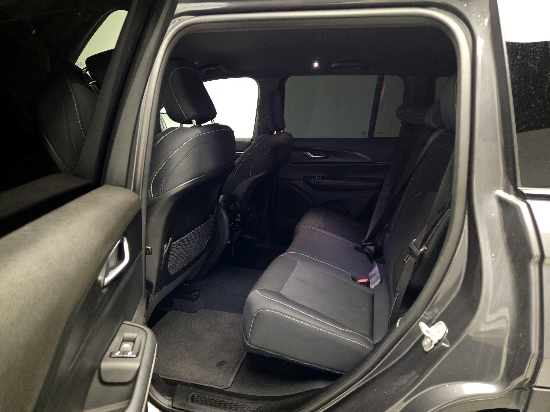 Thumbnail: 2025 Jeep Grand Cherokee - 19