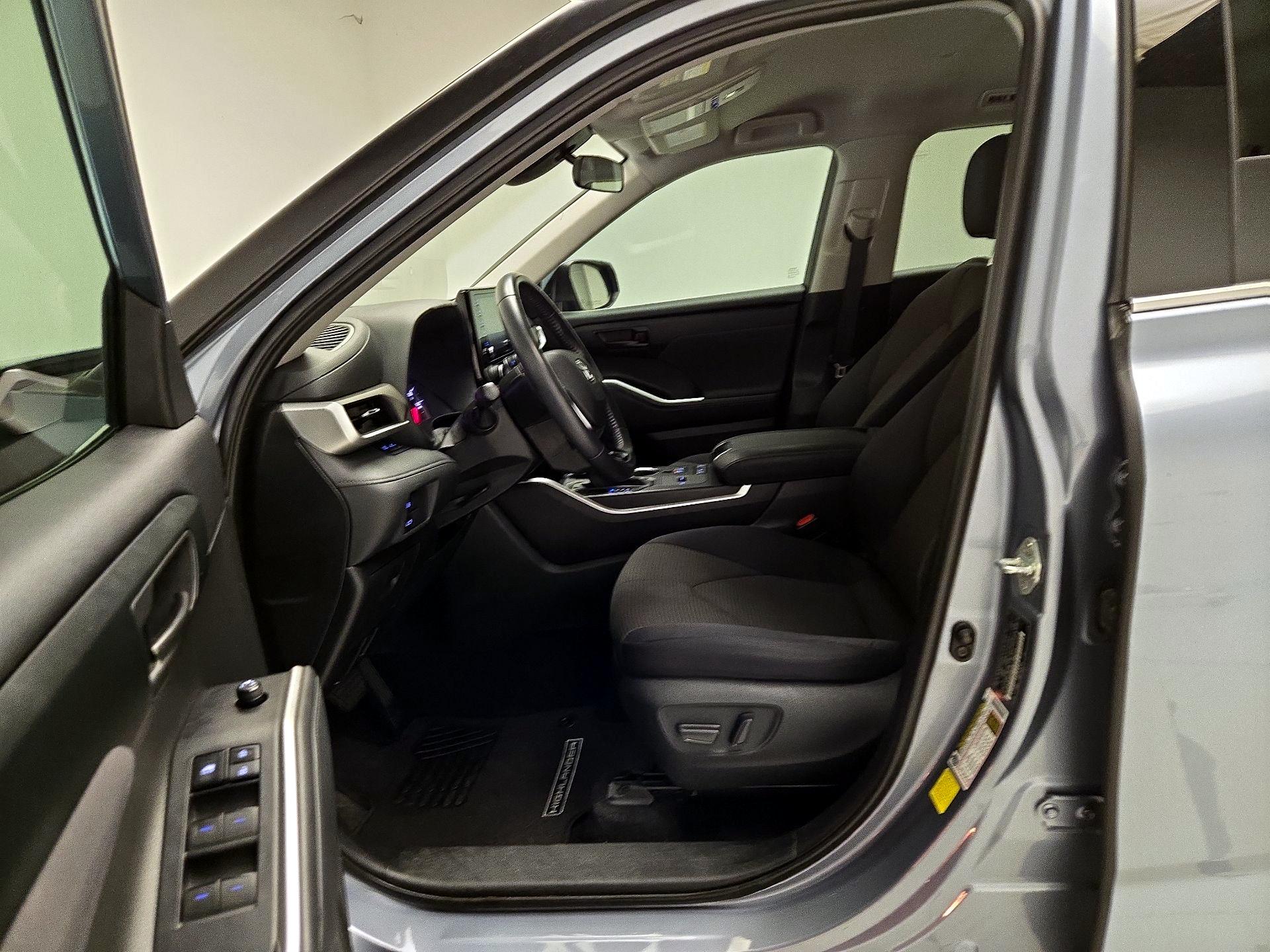 Thumbnail: 2021 Toyota Highlander - 11