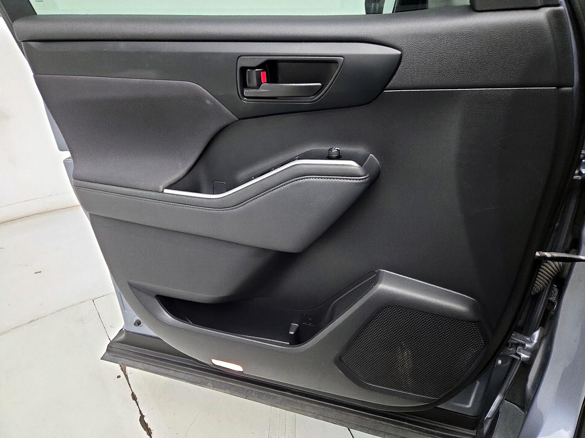 Thumbnail: 2021 Toyota Highlander - 12