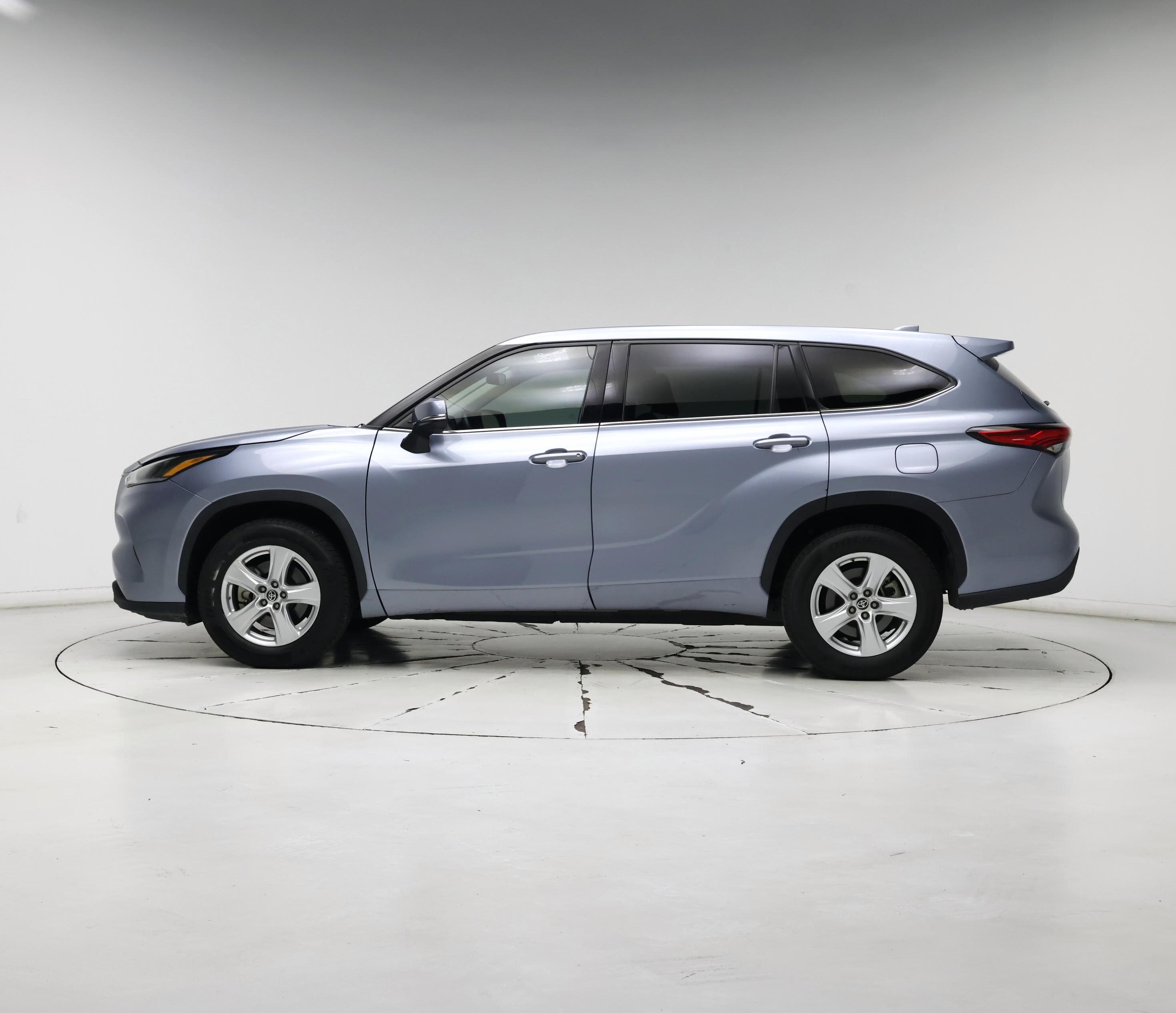 Thumbnail: 2021 Toyota Highlander - 3