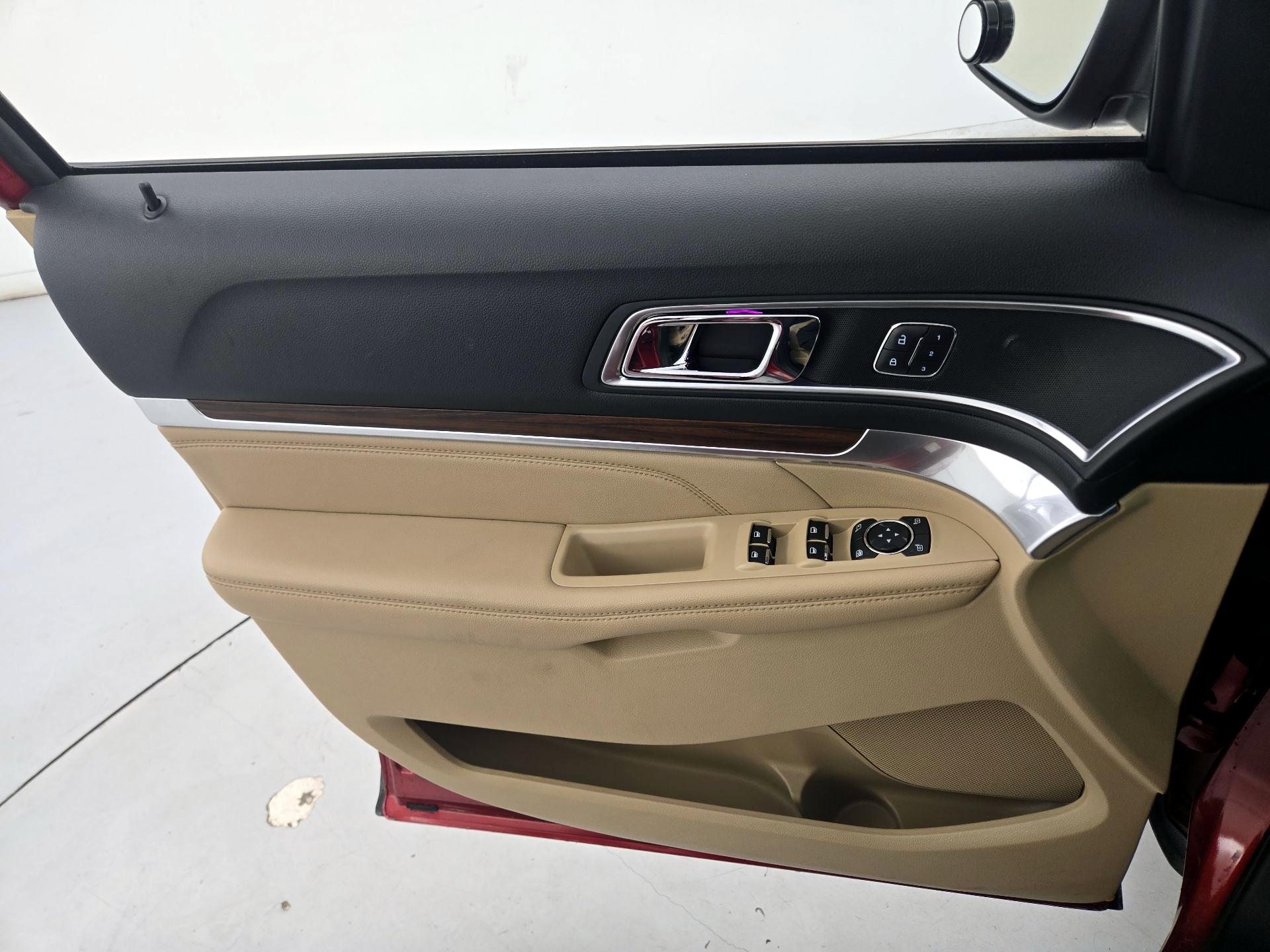 Thumbnail: 2017 Ford Explorer - 12