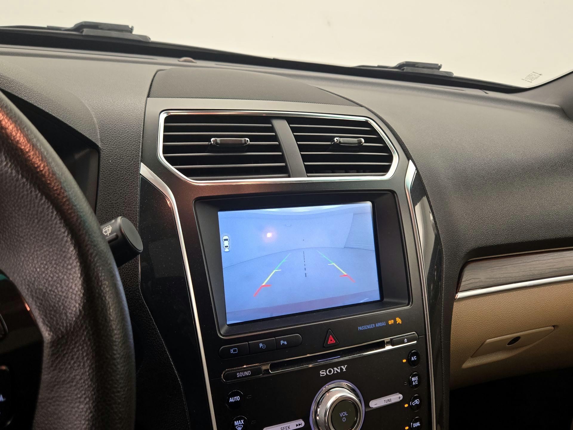 Thumbnail: 2017 Ford Explorer - 15