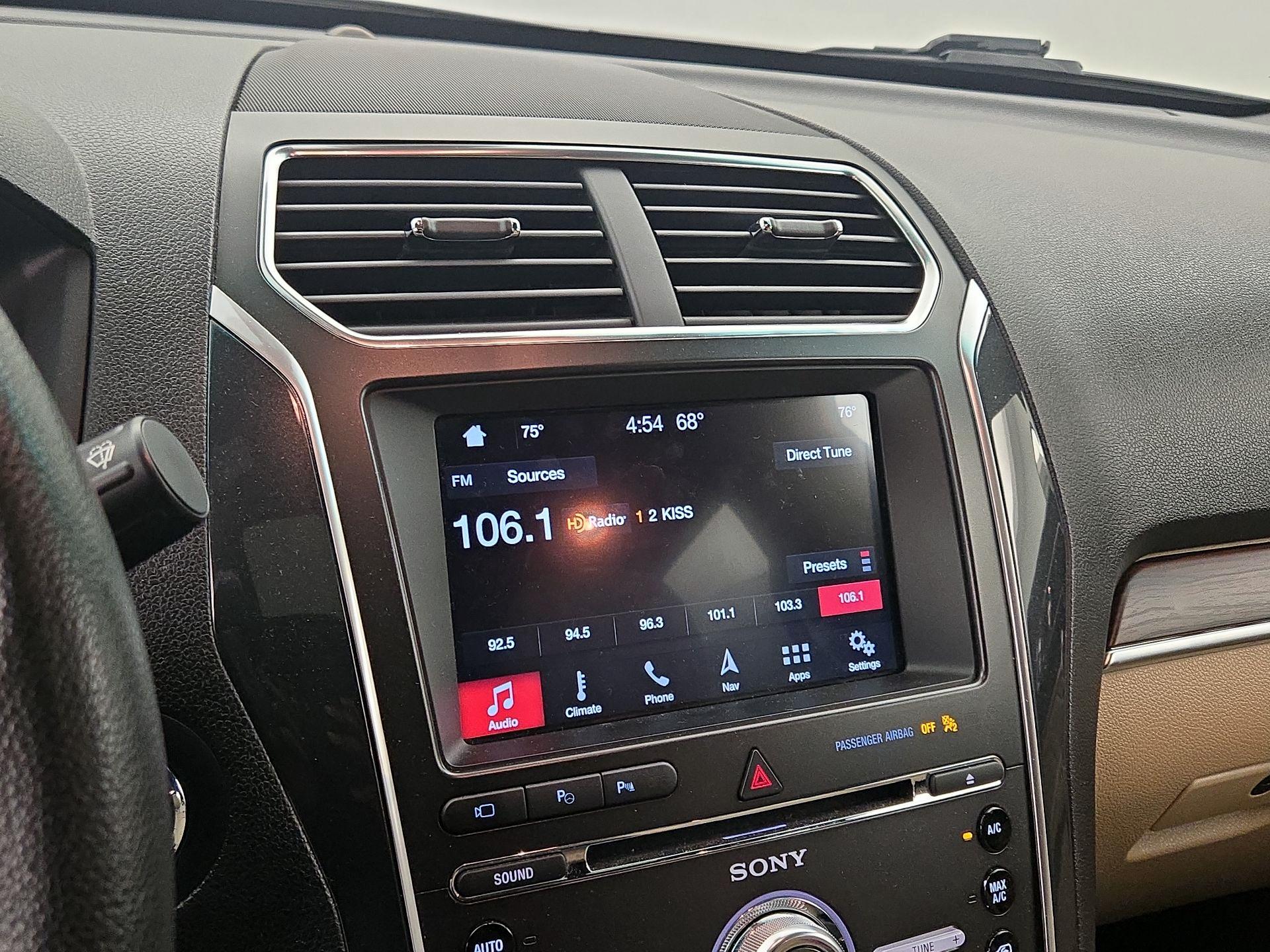 Thumbnail: 2017 Ford Explorer - 16