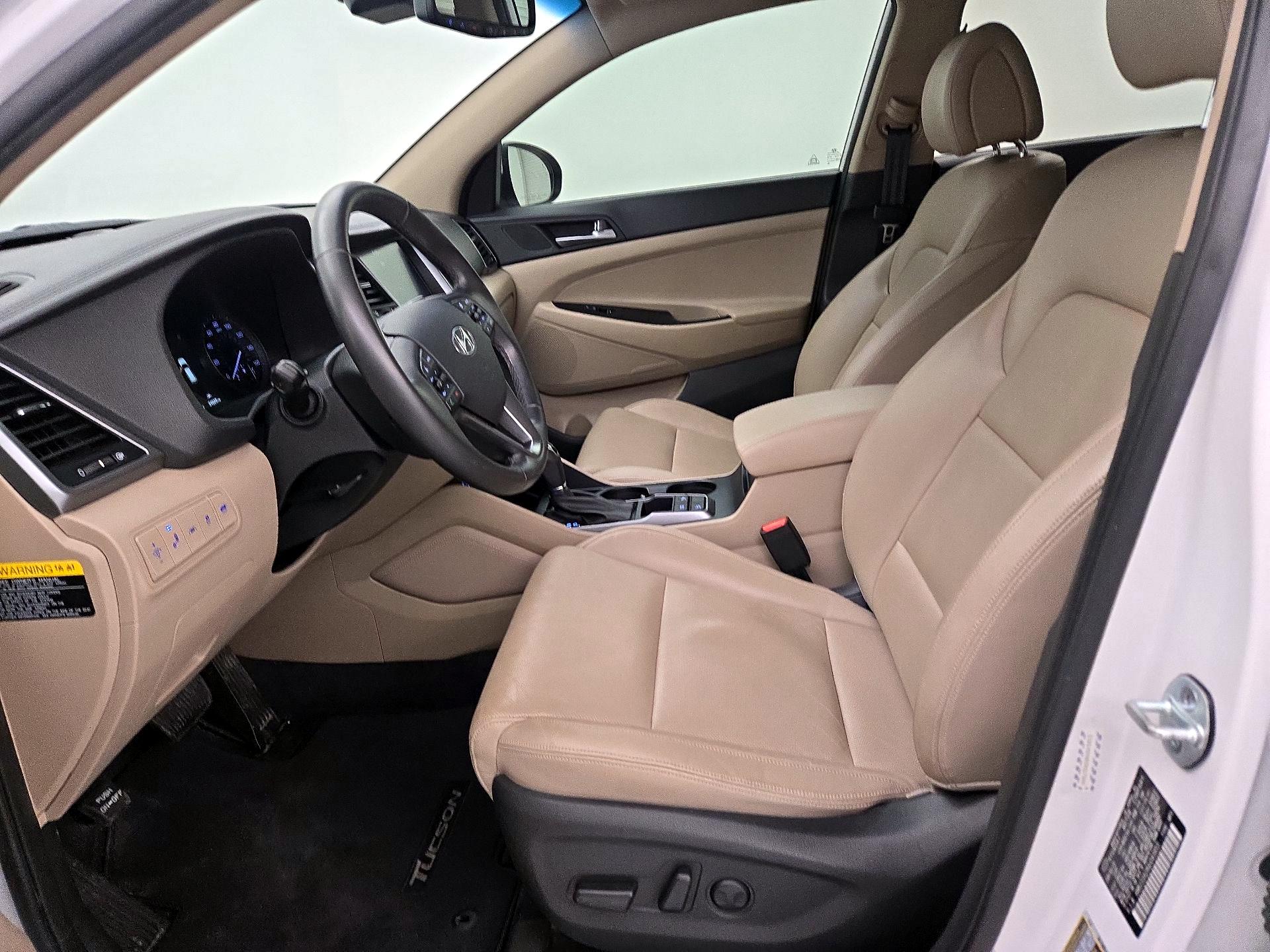 Thumbnail: 2016 Hyundai Tucson - 11