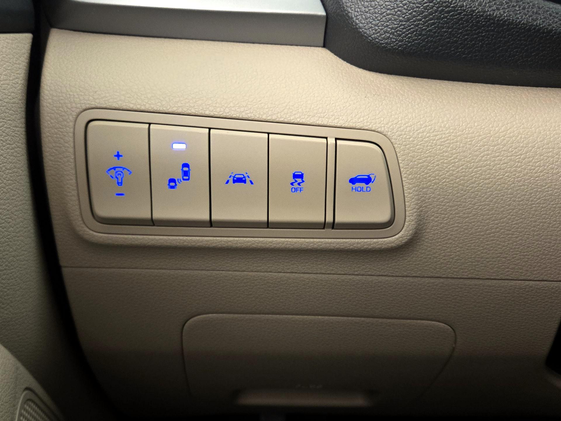 Thumbnail: 2016 Hyundai Tucson - 13