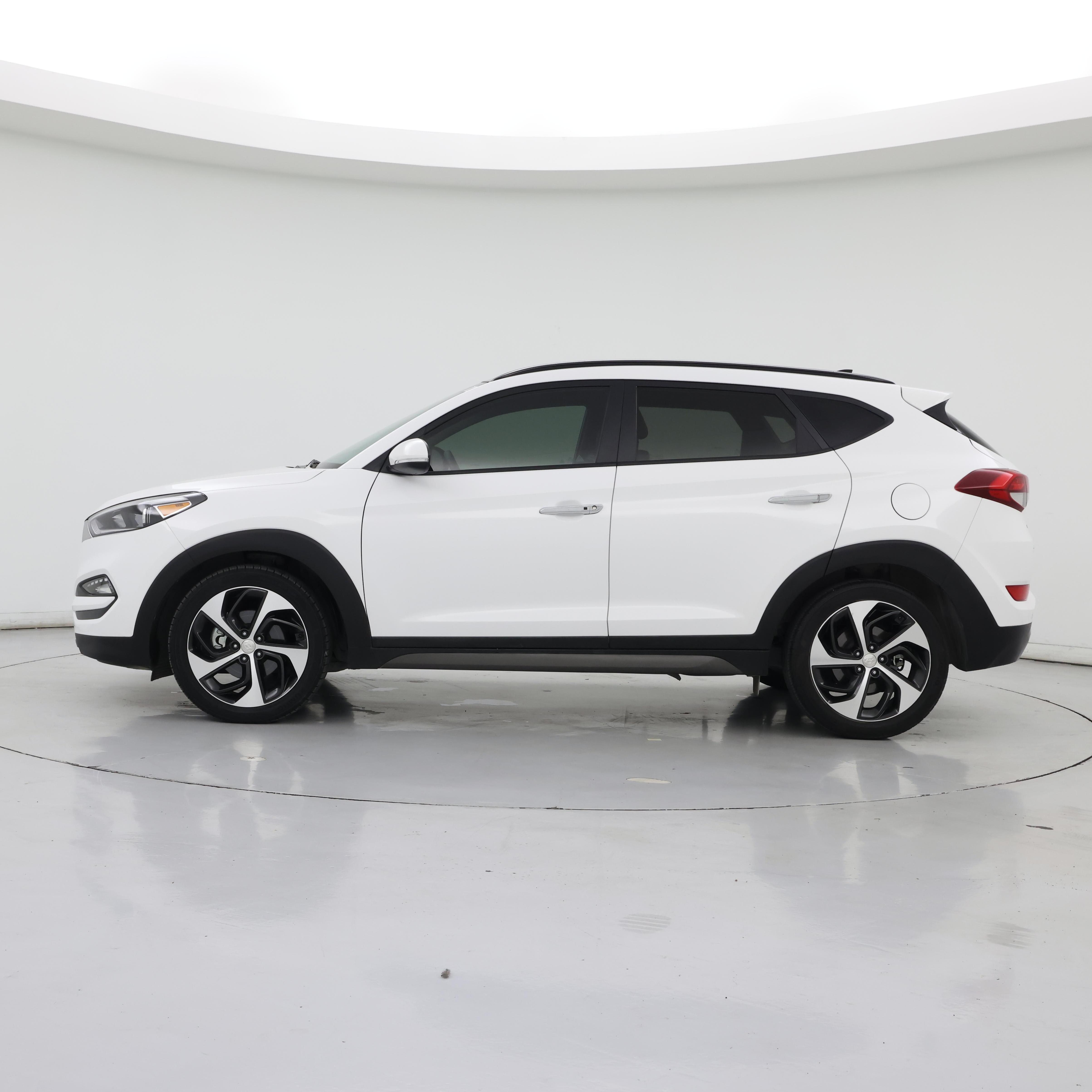 Thumbnail: 2016 Hyundai Tucson - 3