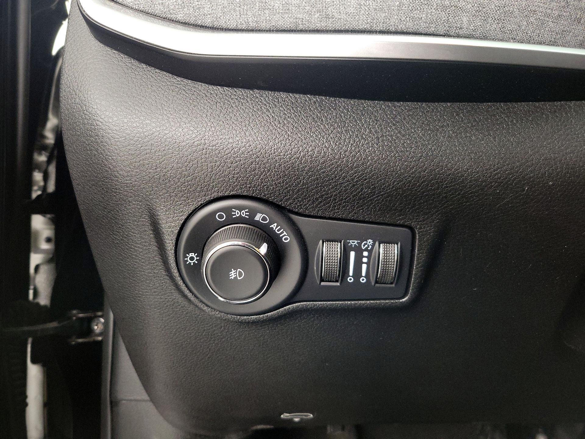 Thumbnail: 2022 Jeep Compass - 13