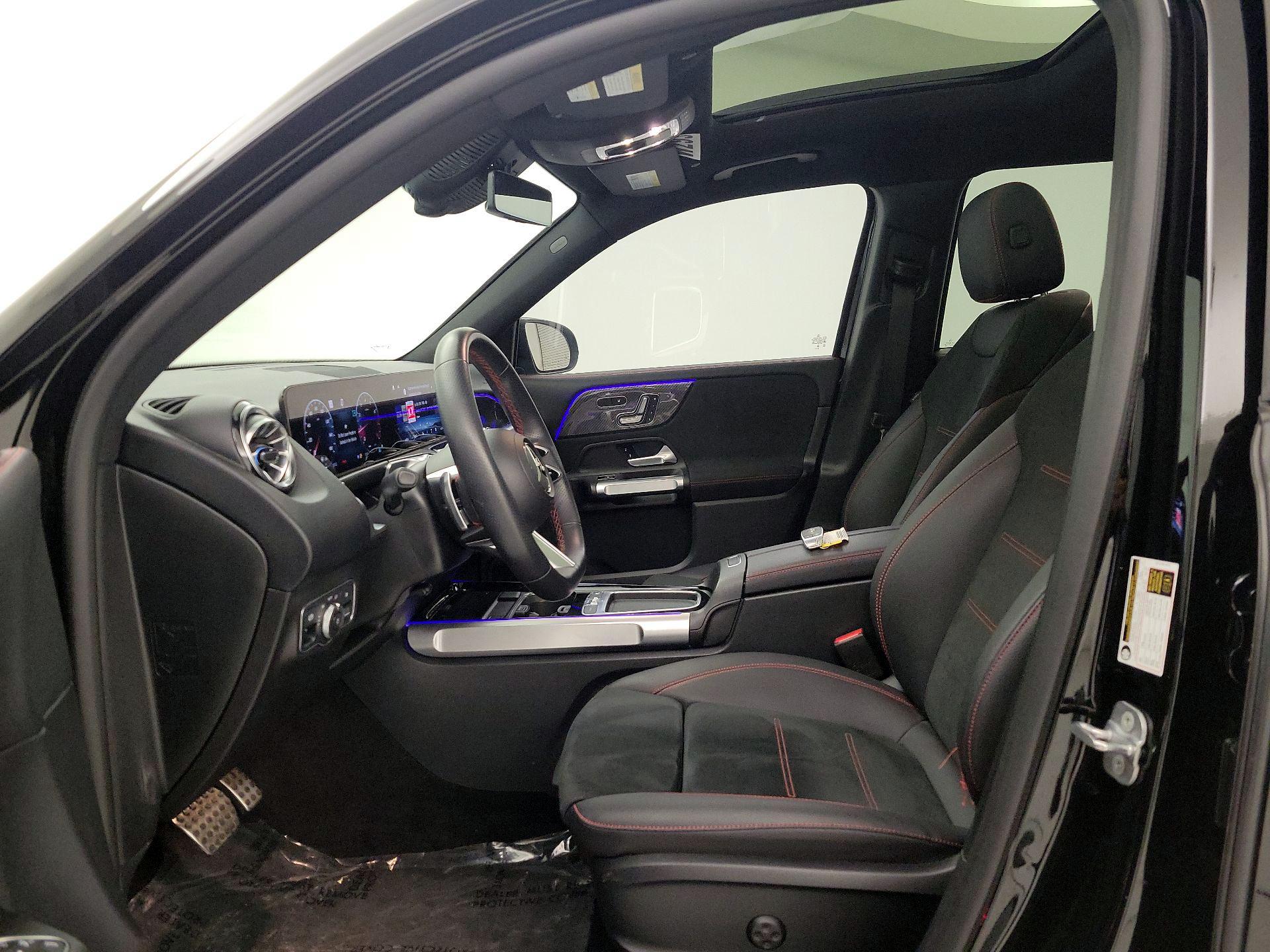 Thumbnail: 2024 Mercedes-Benz GLB - 11