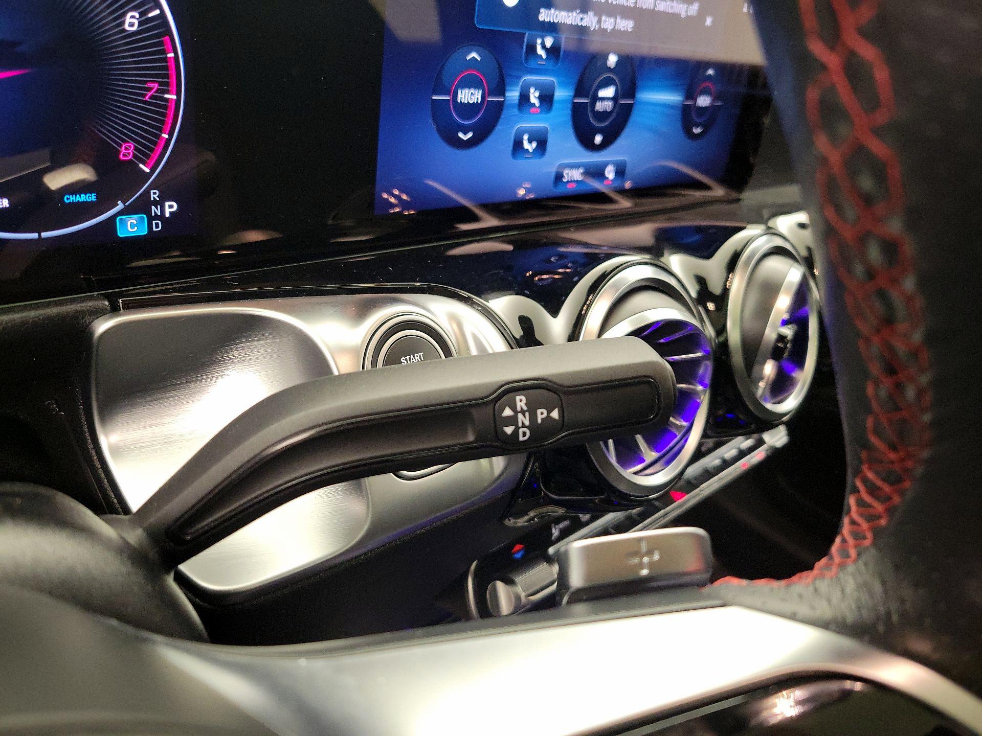 Thumbnail: 2024 Mercedes-Benz GLB - 17