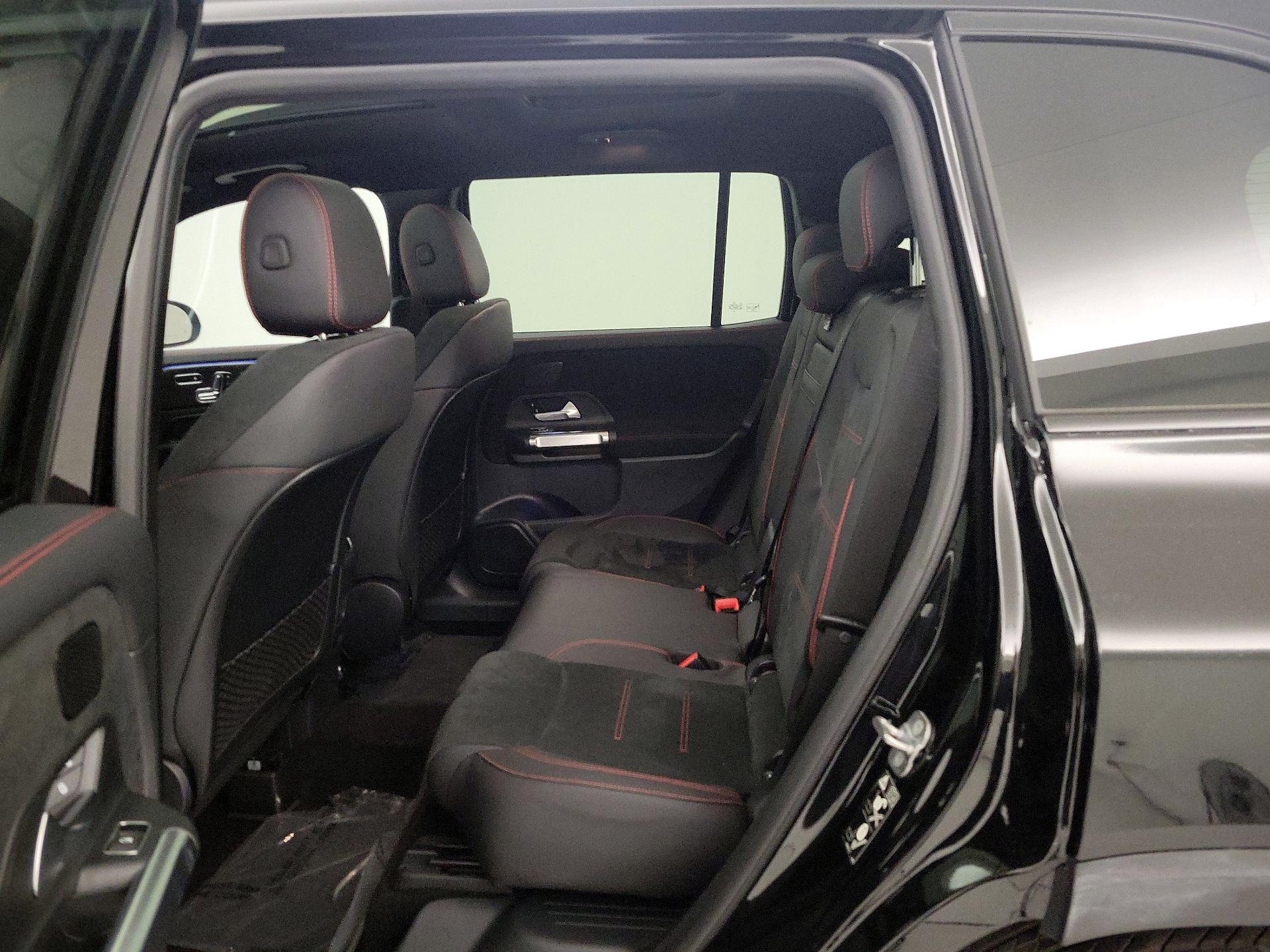 Thumbnail: 2024 Mercedes-Benz GLB - 19