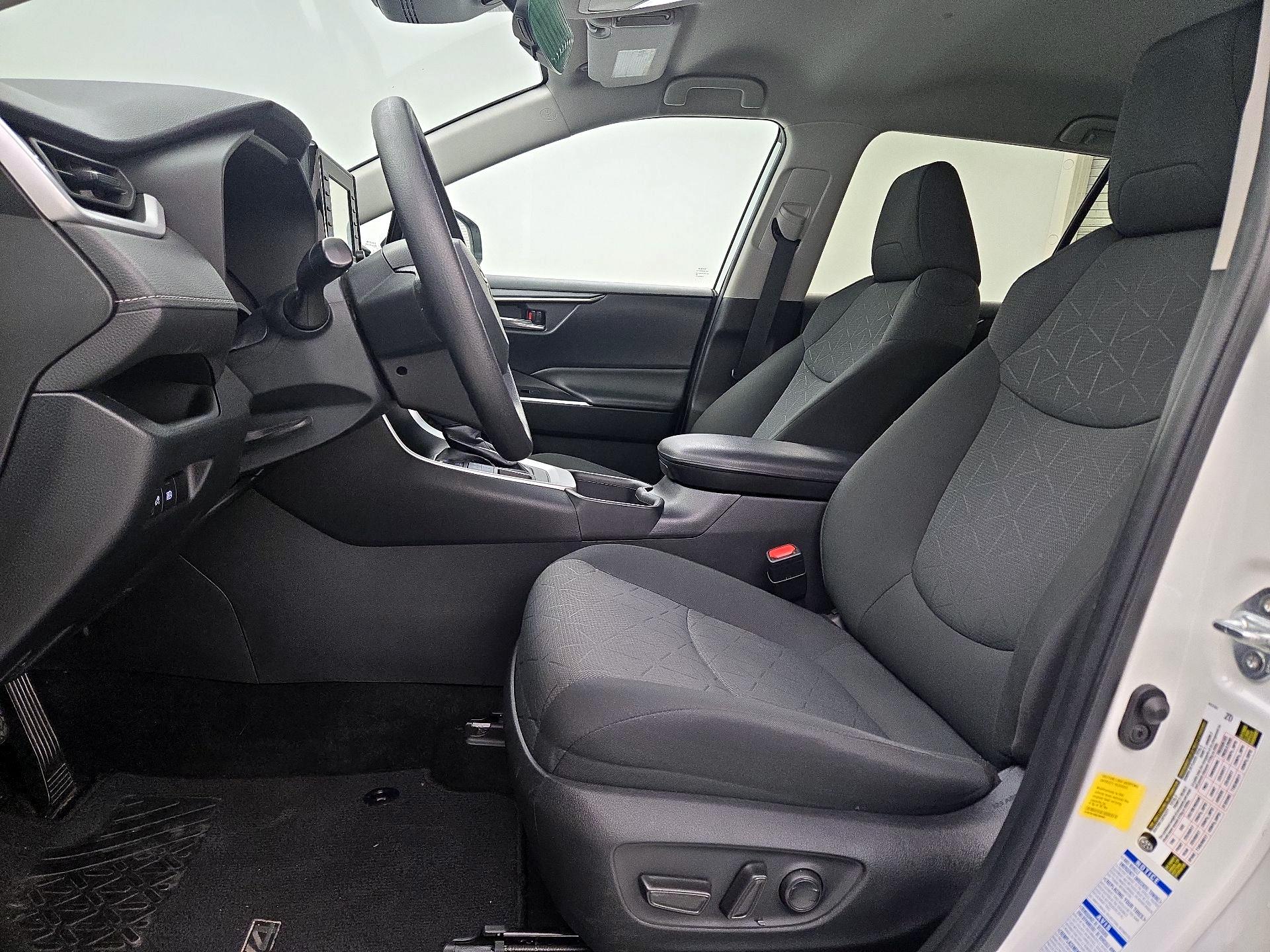 Thumbnail: 2022 Toyota RAV4 - 11