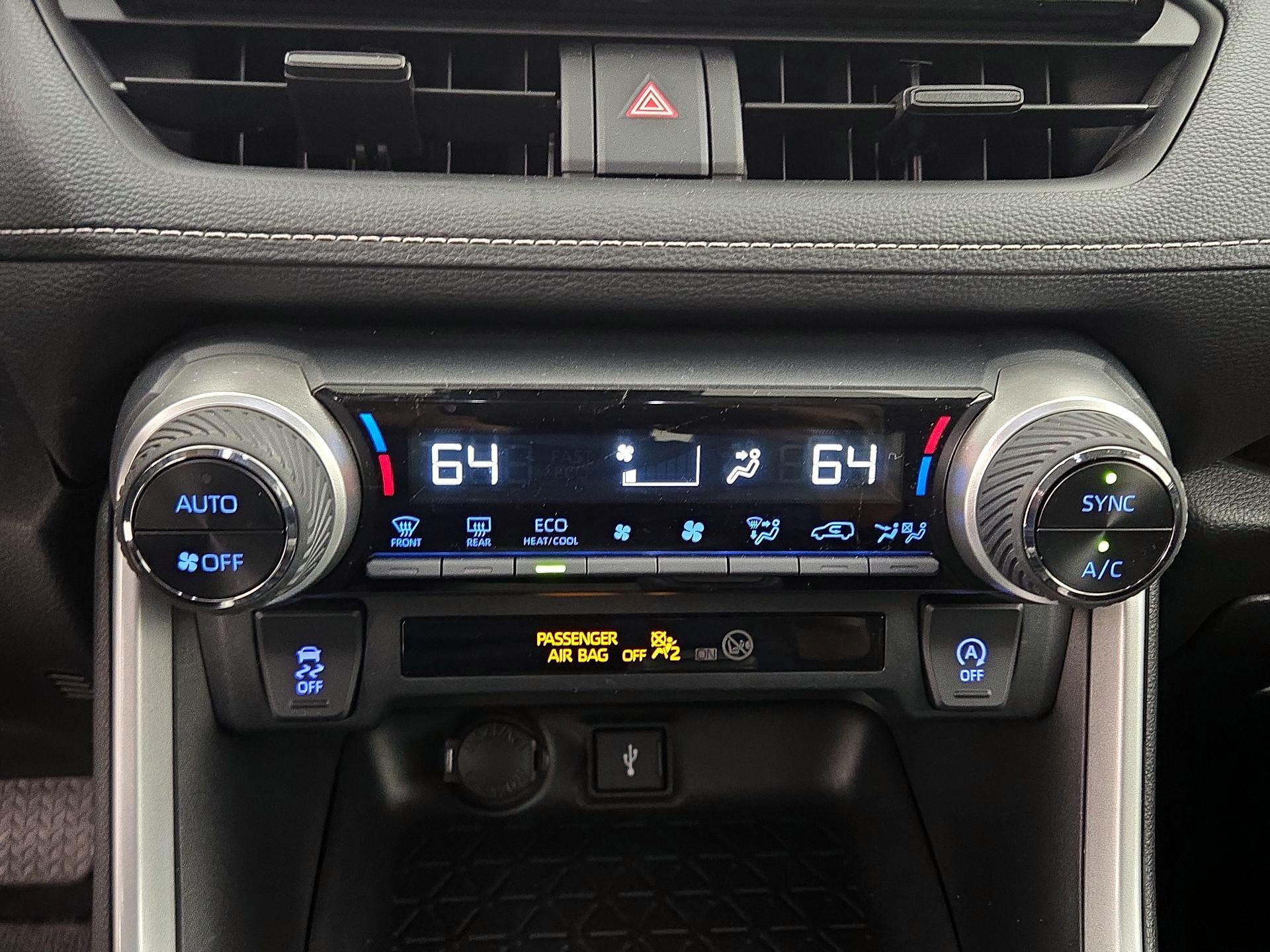 Thumbnail: 2022 Toyota RAV4 - 16