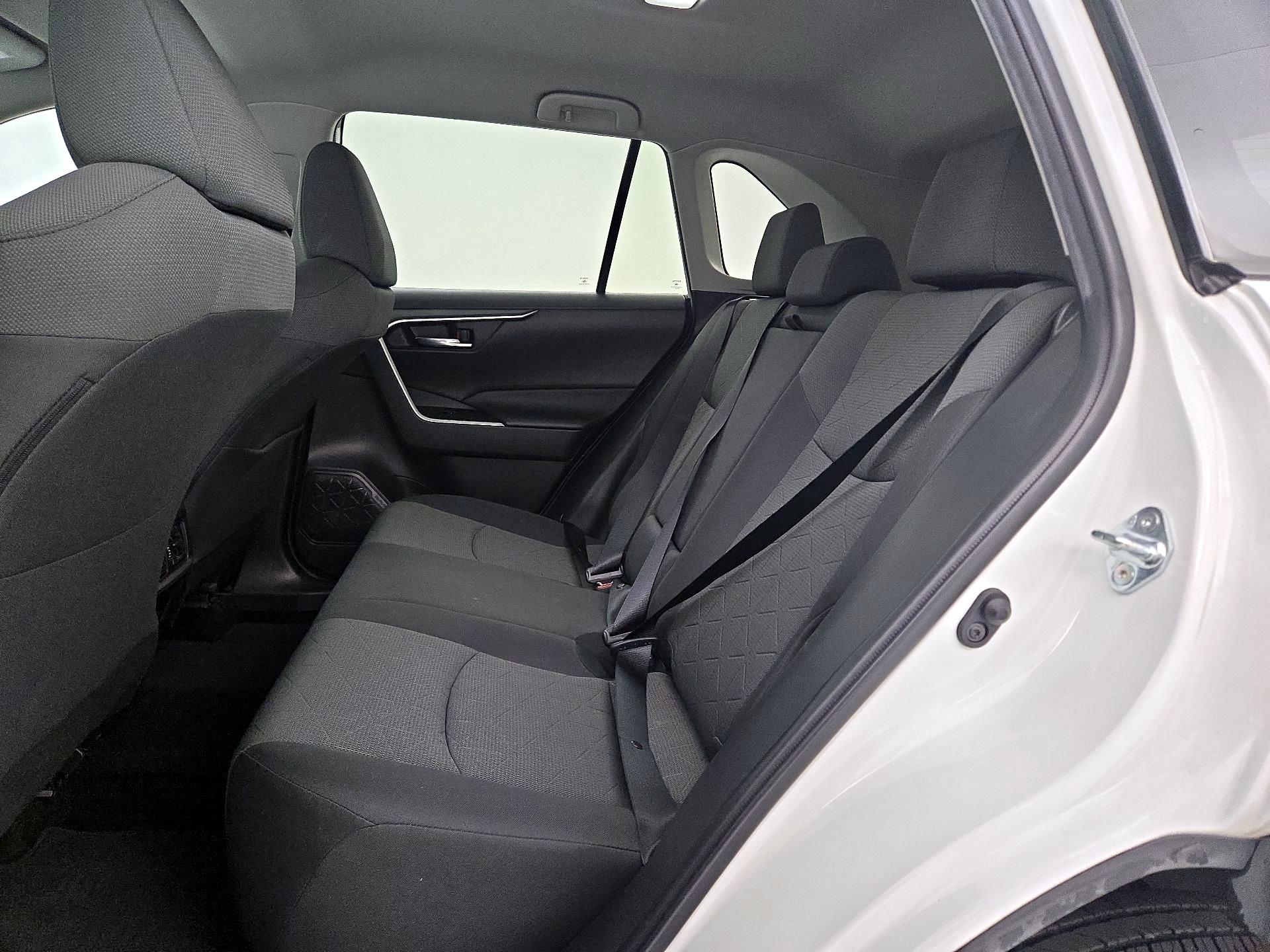 Thumbnail: 2022 Toyota RAV4 - 19